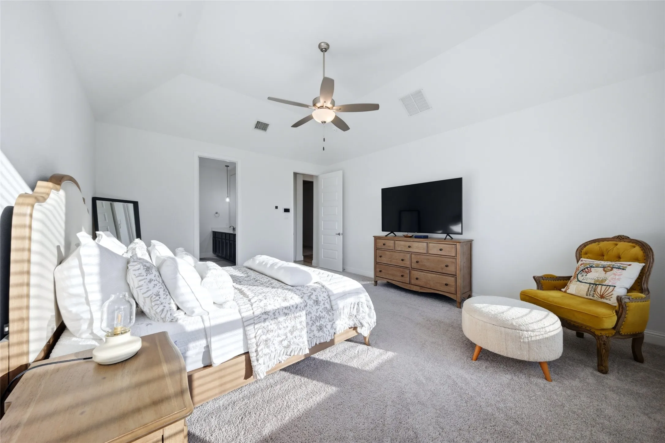 Single Family Residence For Rent in Collin County , 2536 Burnely Court, Celina, Texas 75009, 4 Bedroom, 4 Bathroom, 3 Garage spaces, 2,948 Sqft, built in 2023, mls#21384879, Real Estate Agent in Celina, Homes For Rent in Collin county, Homes For Rent in Celina, Realtor in Celina Texas, Real Estate Brokerage Independent Realty Texas, Luminita Cordes Realtor