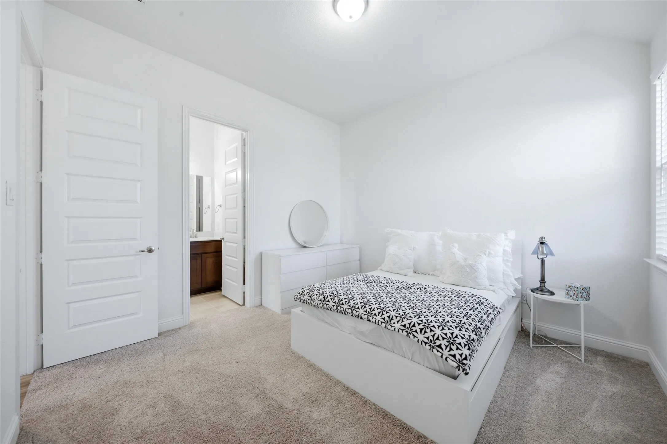 Single Family Residence For Rent in Collin County , 2536 Burnely Court, Celina, Texas 75009, 4 Bedroom, 4 Bathroom, 3 Garage spaces, 2,948 Sqft, built in 2023, mls#21384879, Real Estate Agent in Celina, Homes For Rent in Collin county, Homes For Rent in Celina, Realtor in Celina Texas, Real Estate Brokerage Independent Realty Texas, Luminita Cordes Realtor