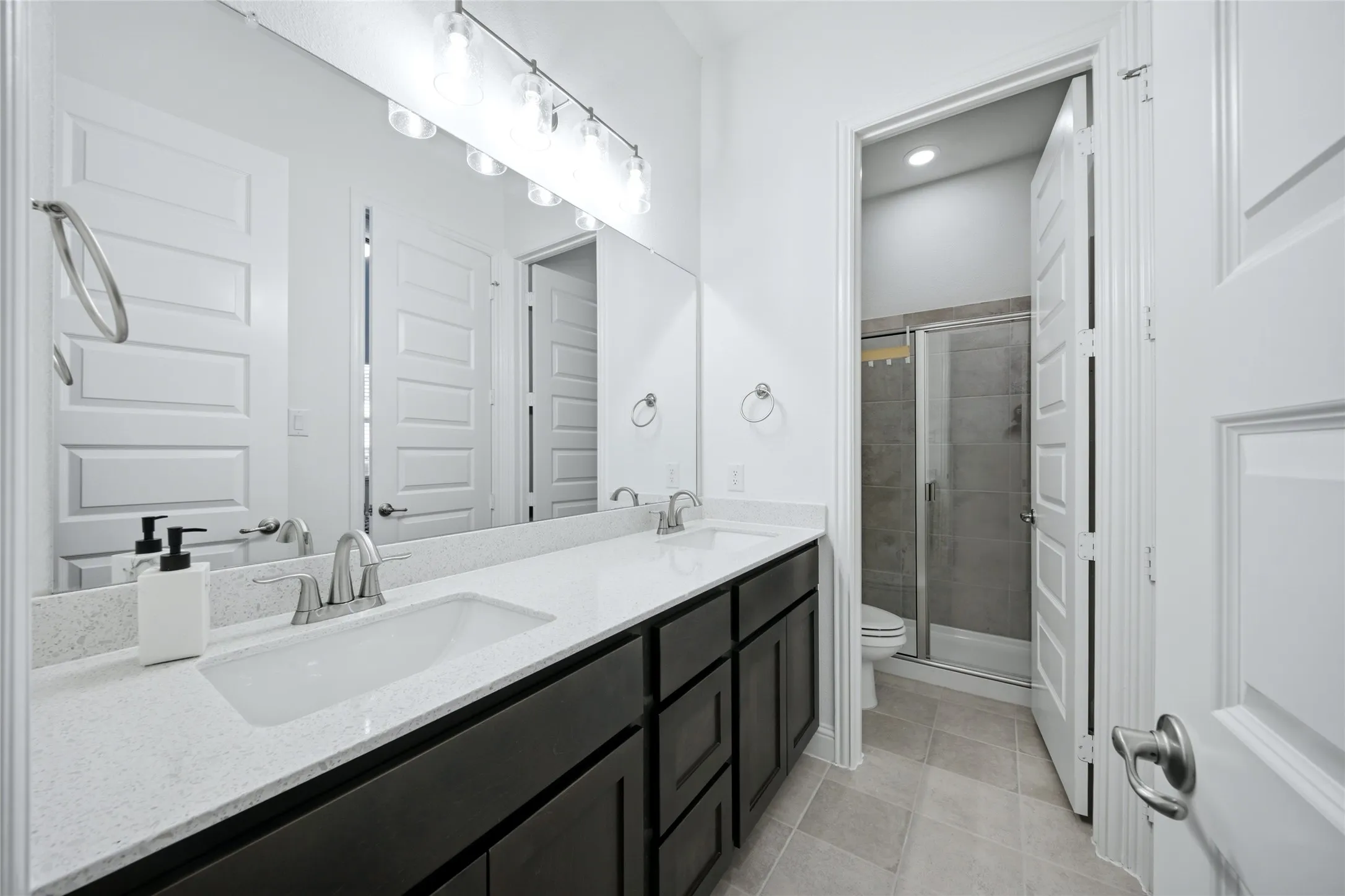 Single Family Residence For Rent in Collin County , 2536 Burnely Court, Celina, Texas 75009, 4 Bedroom, 4 Bathroom, 3 Garage spaces, 2,948 Sqft, built in 2023, mls#21384879, Real Estate Agent in Celina, Homes For Rent in Collin county, Homes For Rent in Celina, Realtor in Celina Texas, Real Estate Brokerage Independent Realty Texas, Luminita Cordes Realtor