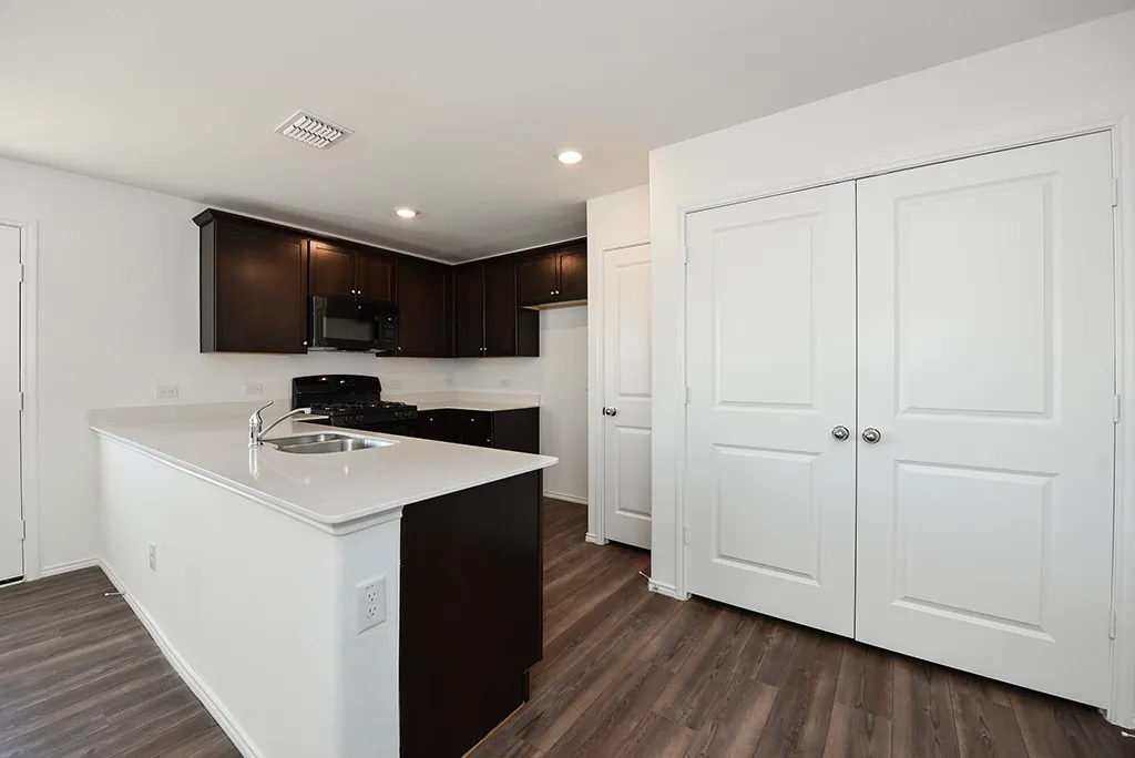 Single Family Residence For Rent in Collin County , 7309 Woodpecker Drive, Mc Kinney, Texas 75071, 3 Bedroom, 2 Bathroom, 2 Garage spaces, 1,262 Sqft, built in 2021, mls#21384941, Real Estate Agent in Mc Kinney, Homes For Rent in Collin county, Homes For Rent in Mc Kinney, Realtor in Mc Kinney Texas, Real Estate Brokerage Independent Realty Texas, Luminita Cordes Realtor