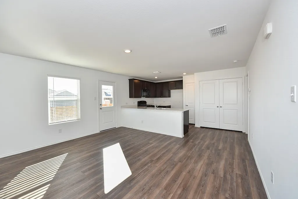 Single Family Residence For Rent in Collin County , 7309 Woodpecker Drive, Mc Kinney, Texas 75071, 3 Bedroom, 2 Bathroom, 2 Garage spaces, 1,262 Sqft, built in 2021, mls#21384941, Real Estate Agent in Mc Kinney, Homes For Rent in Collin county, Homes For Rent in Mc Kinney, Realtor in Mc Kinney Texas, Real Estate Brokerage Independent Realty Texas, Luminita Cordes Realtor