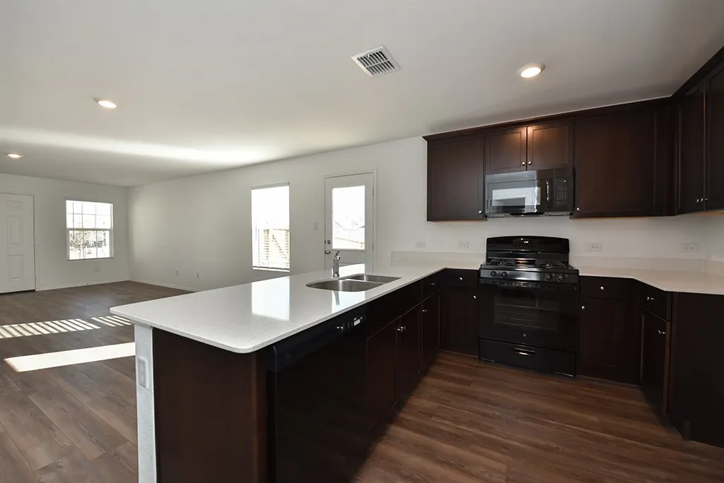 Single Family Residence For Rent in Collin County , 7309 Woodpecker Drive, Mc Kinney, Texas 75071, 3 Bedroom, 2 Bathroom, 2 Garage spaces, 1,262 Sqft, built in 2021, mls#21384941, Real Estate Agent in Mc Kinney, Homes For Rent in Collin county, Homes For Rent in Mc Kinney, Realtor in Mc Kinney Texas, Real Estate Brokerage Independent Realty Texas, Luminita Cordes Realtor
