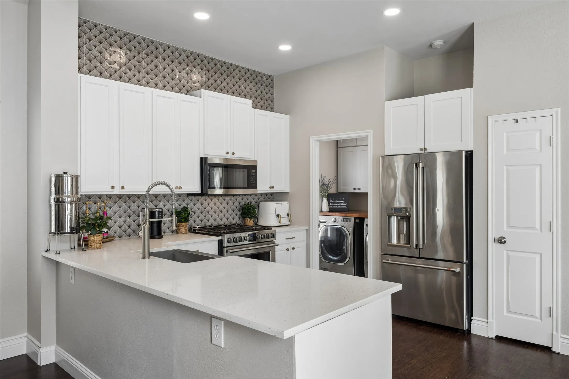 Single Family Residence For Sale in Denton County , 1117 King George Lane, Savannah, Texas 76227, 3 Bedroom, 3 Bathroom, 2 Garage spaces, 1,509 Sqft, built in 2006, mls#21384920, Real Estate Agent in Savannah, Homes For Sale in Denton county, Homes For Sale in Savannah, Realtor in Savannah Texas, Real Estate Brokerage Independent Realty Texas, Luminita Cordes Realtor