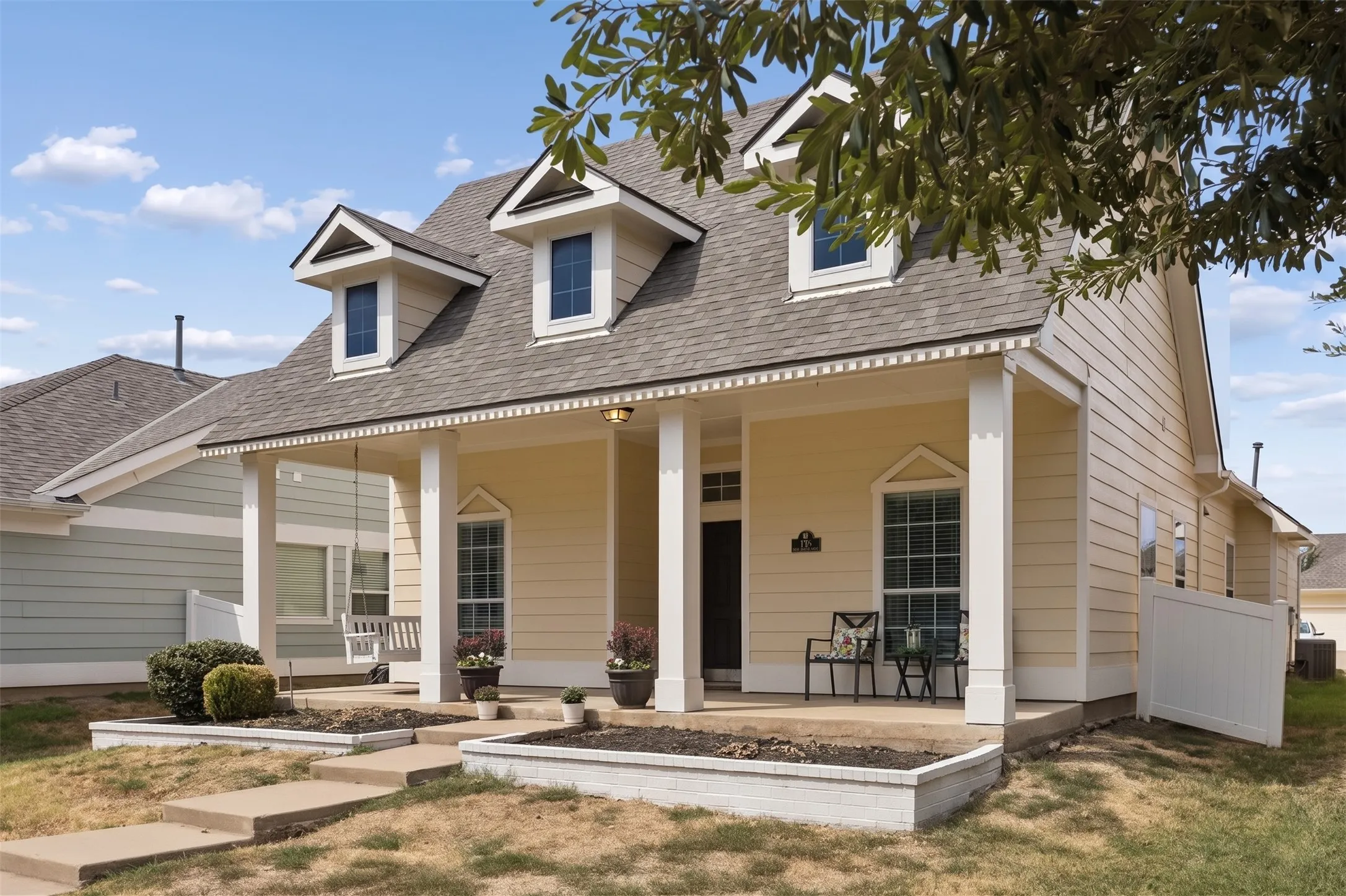 Single Family Residence For Sale in Denton County , 1117 King George Lane, Savannah, Texas 76227, 3 Bedroom, 3 Bathroom, 2 Garage spaces, 1,509 Sqft, built in 2006, mls#21384920, Real Estate Agent in Savannah, Homes For Sale in Denton county, Homes For Sale in Savannah, Realtor in Savannah Texas, Real Estate Brokerage Independent Realty Texas, Luminita Cordes Realtor