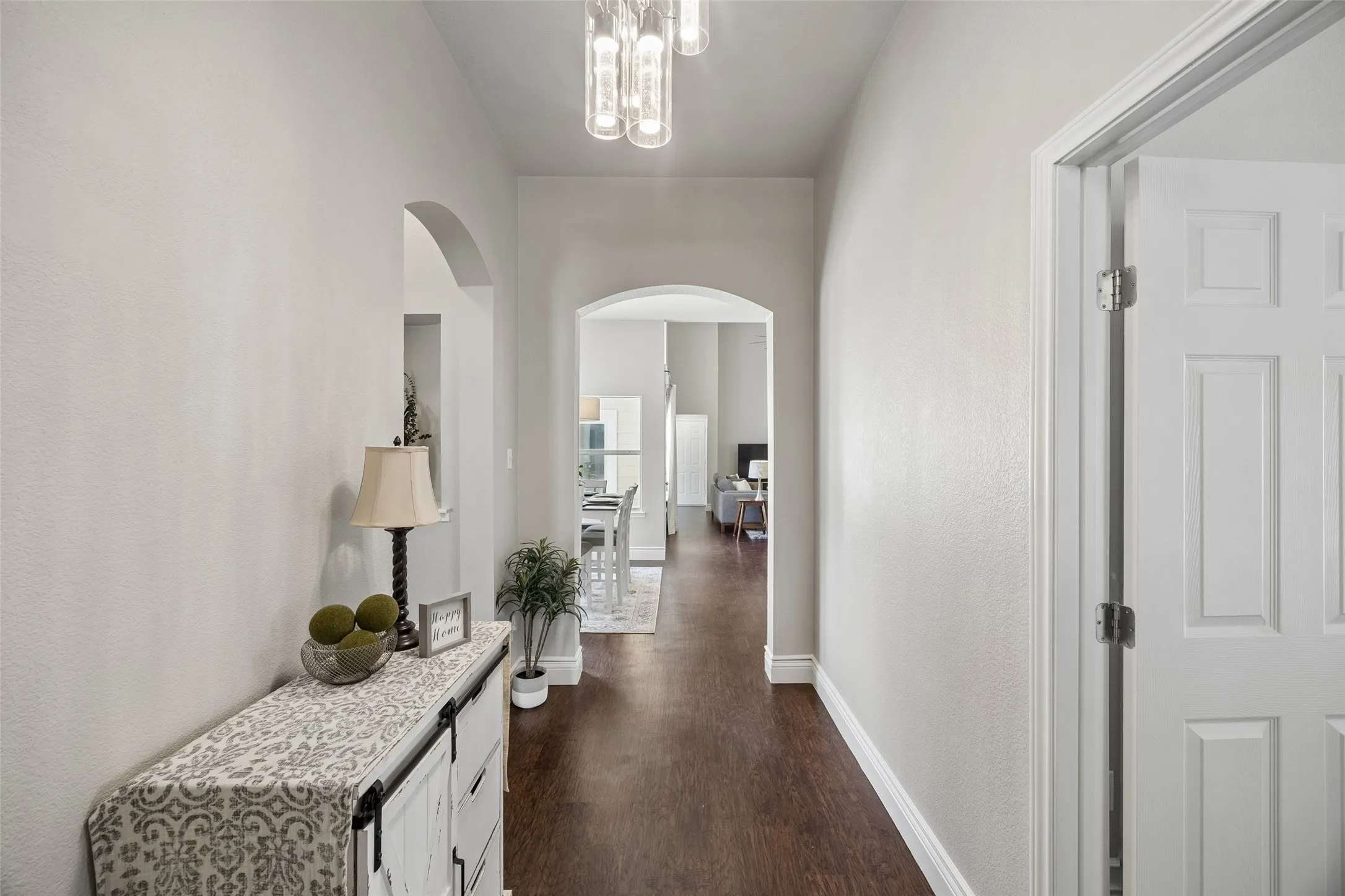 Single Family Residence For Sale in Denton County , 1117 King George Lane, Savannah, Texas 76227, 3 Bedroom, 3 Bathroom, 2 Garage spaces, 1,509 Sqft, built in 2006, mls#21384920, Real Estate Agent in Savannah, Homes For Sale in Denton county, Homes For Sale in Savannah, Realtor in Savannah Texas, Real Estate Brokerage Independent Realty Texas, Luminita Cordes Realtor