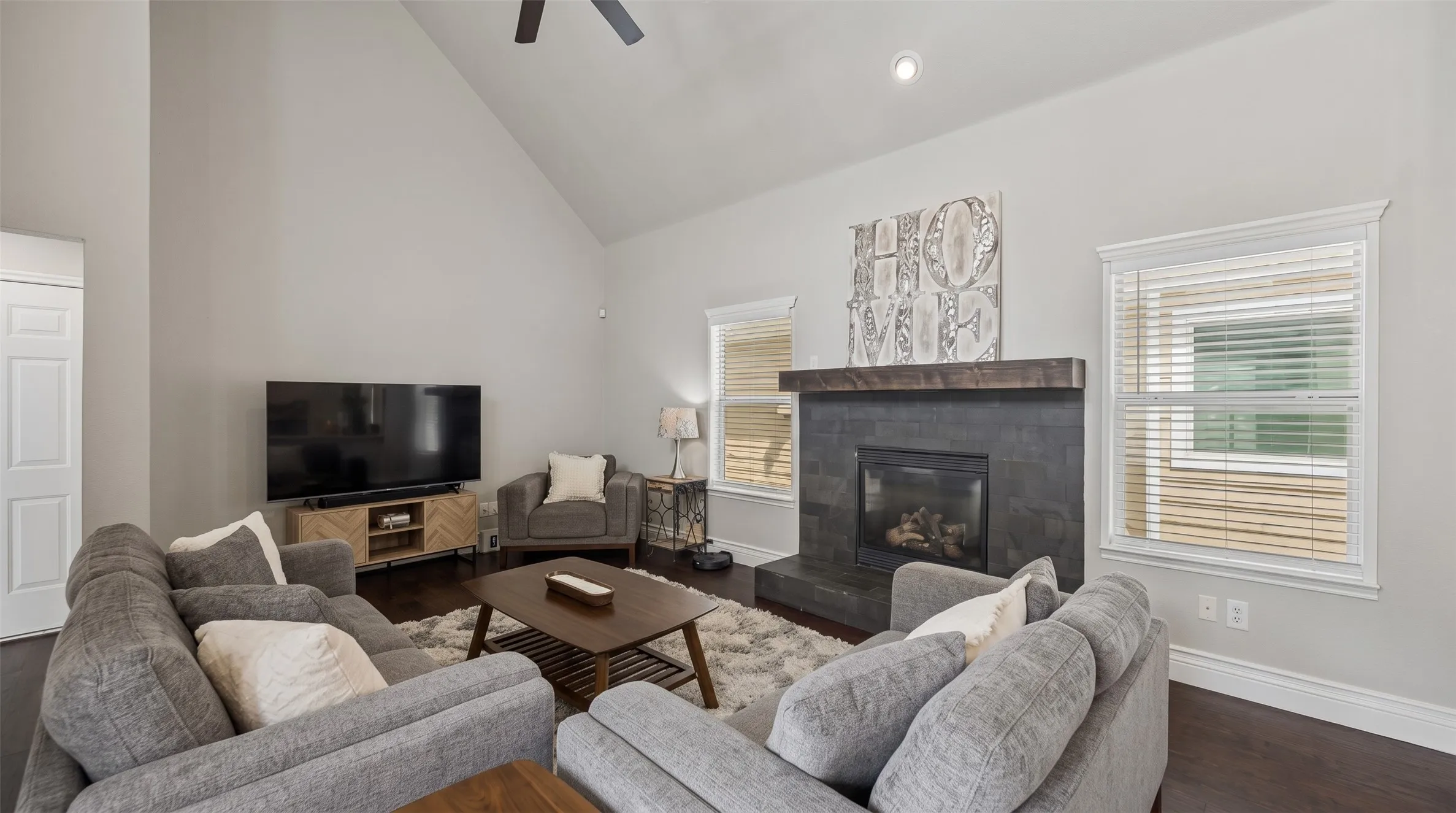 Single Family Residence For Sale in Denton County , 1117 King George Lane, Savannah, Texas 76227, 3 Bedroom, 3 Bathroom, 2 Garage spaces, 1,509 Sqft, built in 2006, mls#21384920, Real Estate Agent in Savannah, Homes For Sale in Denton county, Homes For Sale in Savannah, Realtor in Savannah Texas, Real Estate Brokerage Independent Realty Texas, Luminita Cordes Realtor