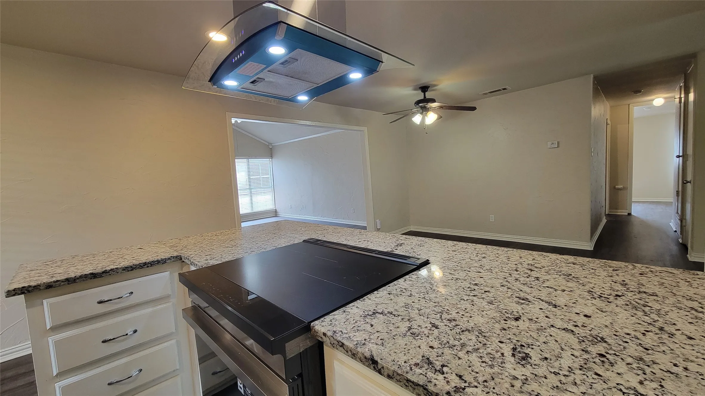 Single Family Residence For Rent in Dallas County , 3085 Windmill Lane, Farmers Branch, Texas 75234, 3 Bedroom, 2 Bathroom, 2 Garage spaces, 1,745 Sqft, built in 1962, mls#21384932, Real Estate Agent in Farmers Branch, Homes For Rent in Dallas county, Homes For Rent in Farmers Branch, Realtor in Farmers Branch Texas, Real Estate Brokerage Independent Realty Texas, Luminita Cordes Realtor