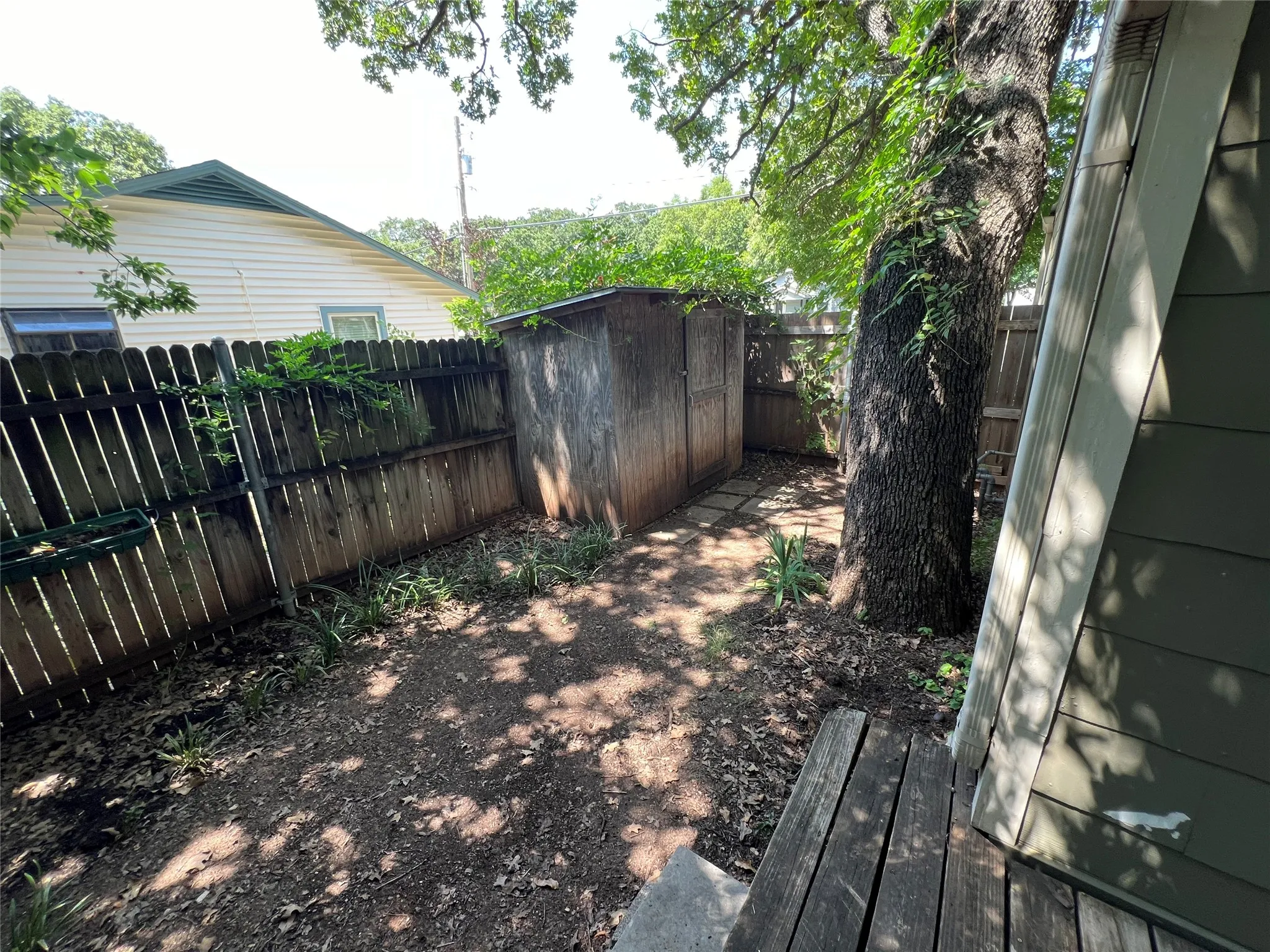 Single Family Residence For Rent in Parker County , 905 S Alamo Street, Weatherford, Texas 76086, 3 Bedroom, 1 Bathroom, Garage spaces, 964 Sqft, built in 0, mls#21384942, Real Estate Agent in Weatherford, Homes For Rent in Parker county, Homes For Rent in Weatherford, Realtor in Weatherford Texas, Real Estate Brokerage Independent Realty Texas, Luminita Cordes Realtor