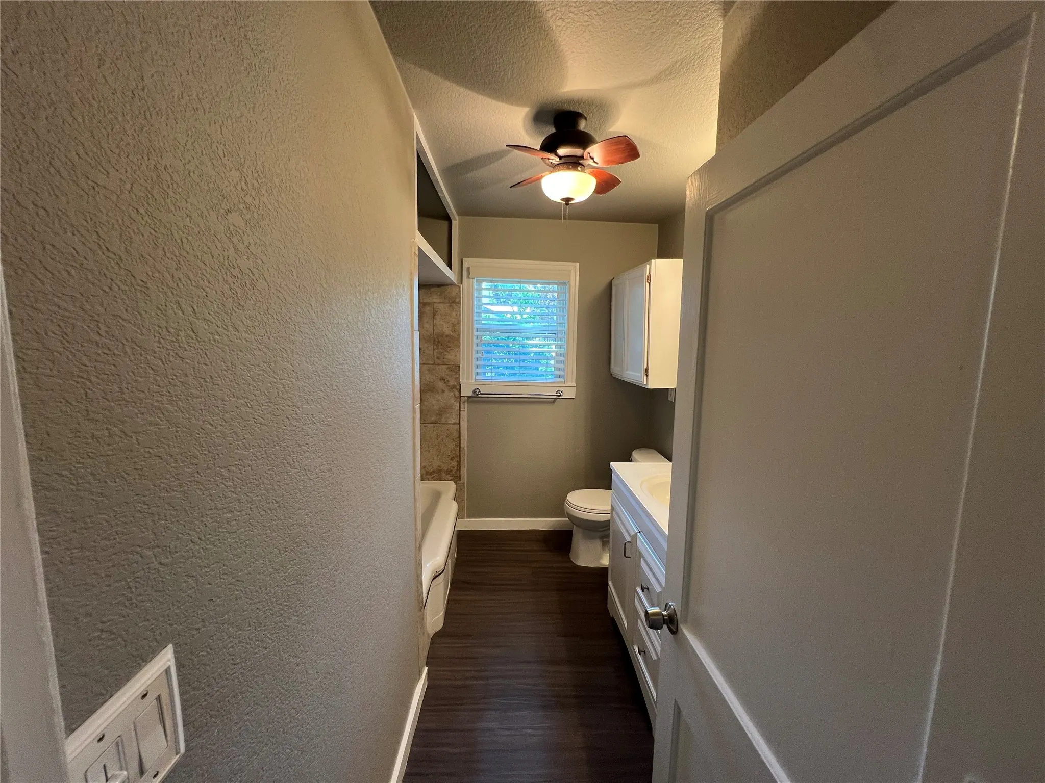 Single Family Residence For Rent in Parker County , 905 S Alamo Street, Weatherford, Texas 76086, 3 Bedroom, 1 Bathroom, Garage spaces, 964 Sqft, built in 0, mls#21384942, Real Estate Agent in Weatherford, Homes For Rent in Parker county, Homes For Rent in Weatherford, Realtor in Weatherford Texas, Real Estate Brokerage Independent Realty Texas, Luminita Cordes Realtor