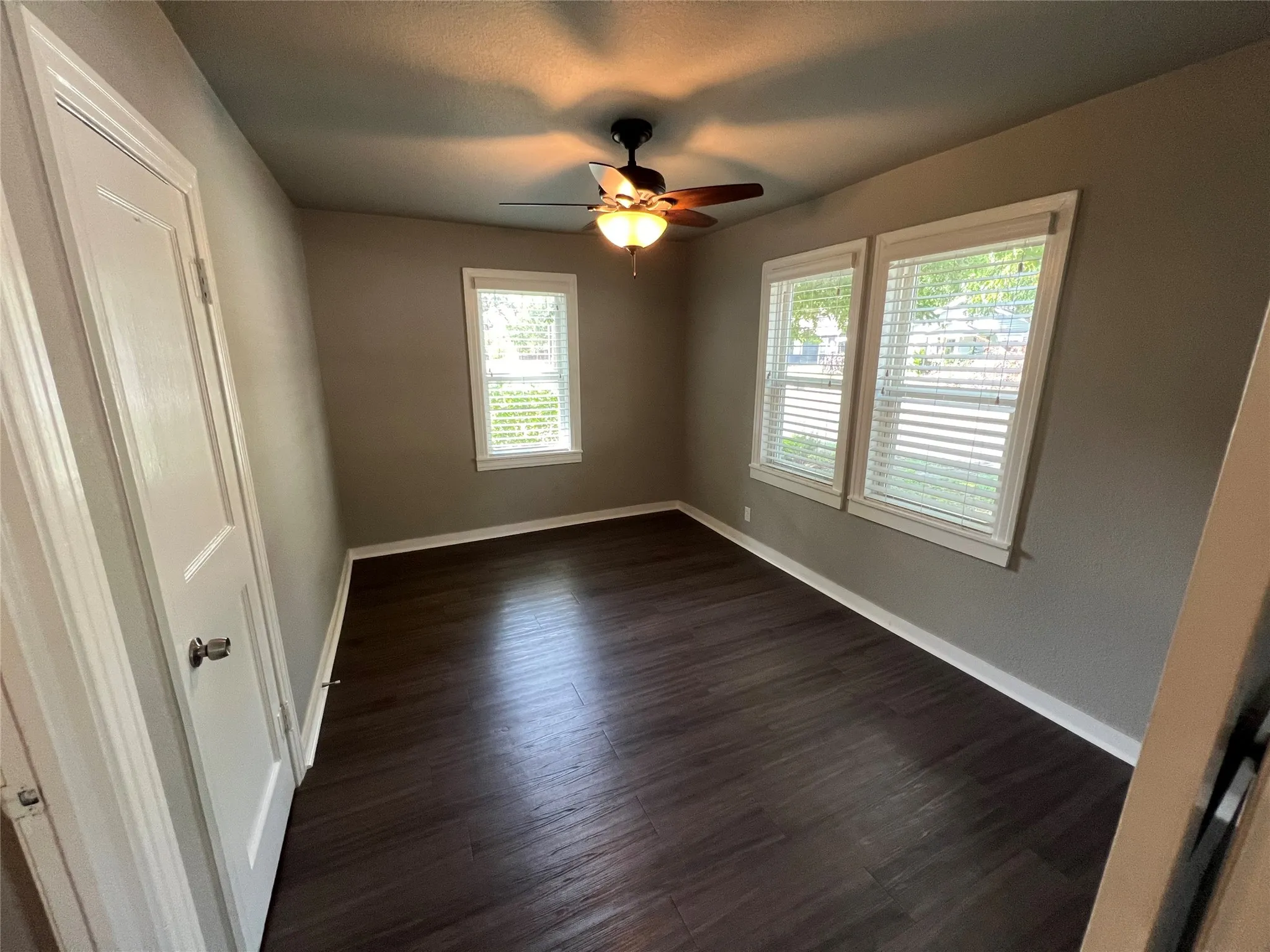 Single Family Residence For Rent in Parker County , 905 S Alamo Street, Weatherford, Texas 76086, 3 Bedroom, 1 Bathroom, Garage spaces, 964 Sqft, built in 0, mls#21384942, Real Estate Agent in Weatherford, Homes For Rent in Parker county, Homes For Rent in Weatherford, Realtor in Weatherford Texas, Real Estate Brokerage Independent Realty Texas, Luminita Cordes Realtor