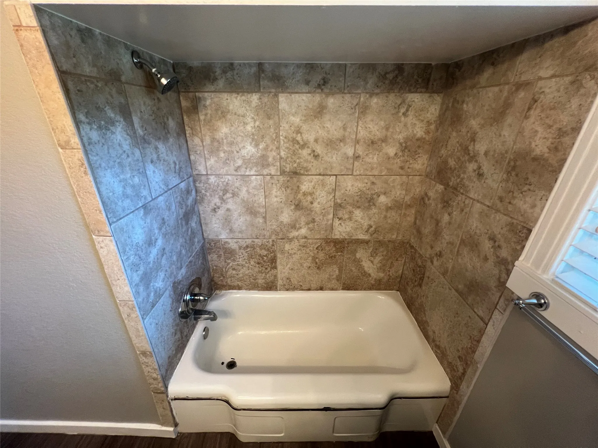 Single Family Residence For Rent in Parker County , 905 S Alamo Street, Weatherford, Texas 76086, 3 Bedroom, 1 Bathroom, Garage spaces, 964 Sqft, built in 0, mls#21384942, Real Estate Agent in Weatherford, Homes For Rent in Parker county, Homes For Rent in Weatherford, Realtor in Weatherford Texas, Real Estate Brokerage Independent Realty Texas, Luminita Cordes Realtor