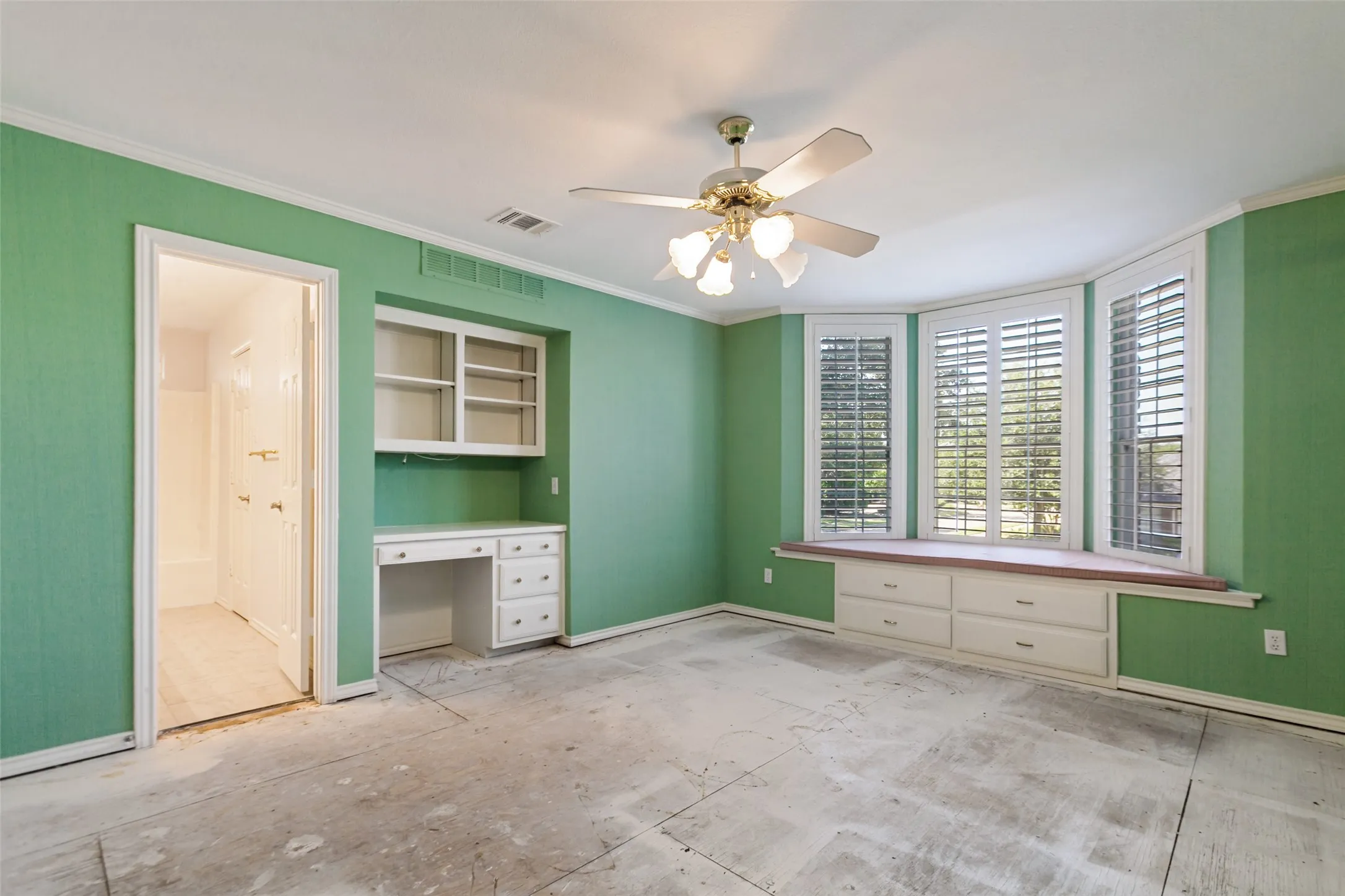 Single Family Residence For Sale in Dallas County , 2605 Oak Point Drive, Garland, Texas 75044, 4 Bedroom, 4 Bathroom, 3 Garage spaces, 4,071 Sqft, built in 1986, mls#21383930, Real Estate Agent in Garland, Homes For Sale in Dallas county, Homes For Sale in Garland, Realtor in Garland Texas, Real Estate Brokerage Independent Realty Texas, Luminita Cordes Realtor