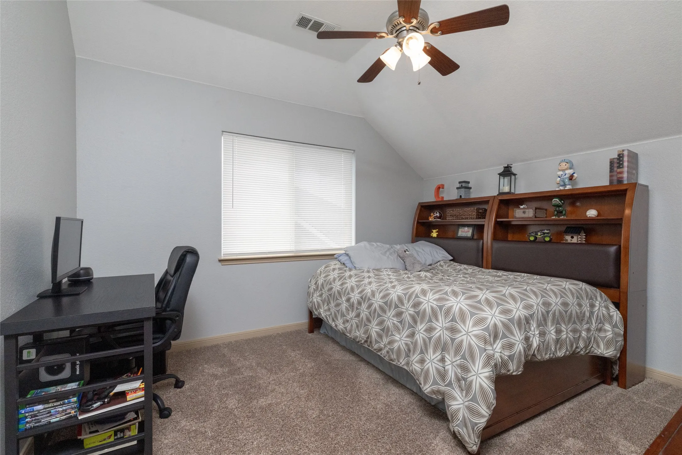 Single Family Residence For Sale in Tarrant County , 9605 Lacey Lane, Fort Worth, Texas 76244, 4 Bedroom, 4 Bathroom, 2 Garage spaces, 3,442 Sqft, built in 2005, mls#21384888, Real Estate Agent in Fort Worth, Homes For Sale in Tarrant county, Homes For Sale in Fort Worth, Realtor in Fort Worth Texas, Real Estate Brokerage Independent Realty Texas, Luminita Cordes Realtor