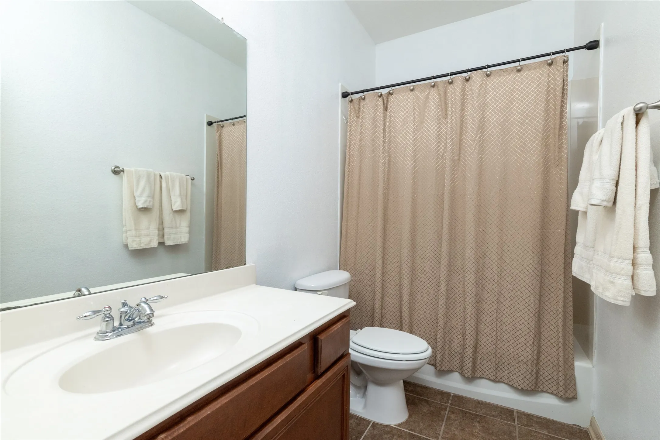 Single Family Residence For Sale in Tarrant County , 9605 Lacey Lane, Fort Worth, Texas 76244, 4 Bedroom, 4 Bathroom, 2 Garage spaces, 3,442 Sqft, built in 2005, mls#21384888, Real Estate Agent in Fort Worth, Homes For Sale in Tarrant county, Homes For Sale in Fort Worth, Realtor in Fort Worth Texas, Real Estate Brokerage Independent Realty Texas, Luminita Cordes Realtor