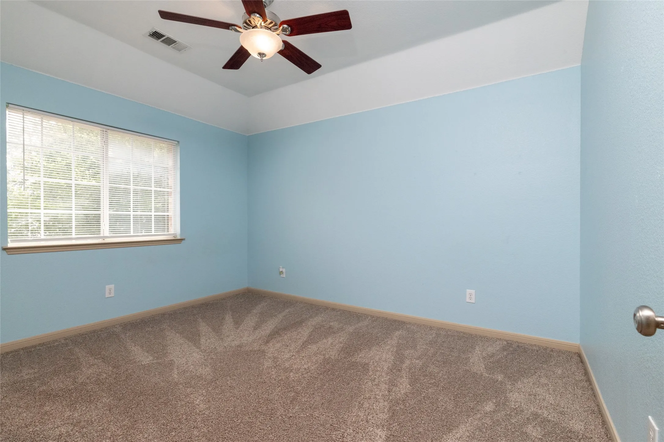 Single Family Residence For Sale in Tarrant County , 9605 Lacey Lane, Fort Worth, Texas 76244, 4 Bedroom, 4 Bathroom, 2 Garage spaces, 3,442 Sqft, built in 2005, mls#21384888, Real Estate Agent in Fort Worth, Homes For Sale in Tarrant county, Homes For Sale in Fort Worth, Realtor in Fort Worth Texas, Real Estate Brokerage Independent Realty Texas, Luminita Cordes Realtor
