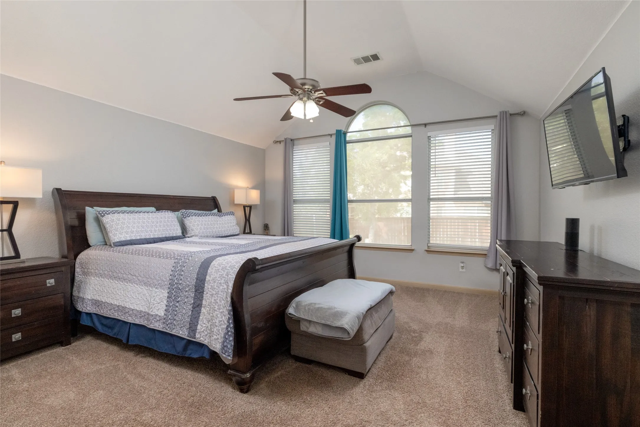 Single Family Residence For Sale in Tarrant County , 9605 Lacey Lane, Fort Worth, Texas 76244, 4 Bedroom, 4 Bathroom, 2 Garage spaces, 3,442 Sqft, built in 2005, mls#21384888, Real Estate Agent in Fort Worth, Homes For Sale in Tarrant county, Homes For Sale in Fort Worth, Realtor in Fort Worth Texas, Real Estate Brokerage Independent Realty Texas, Luminita Cordes Realtor