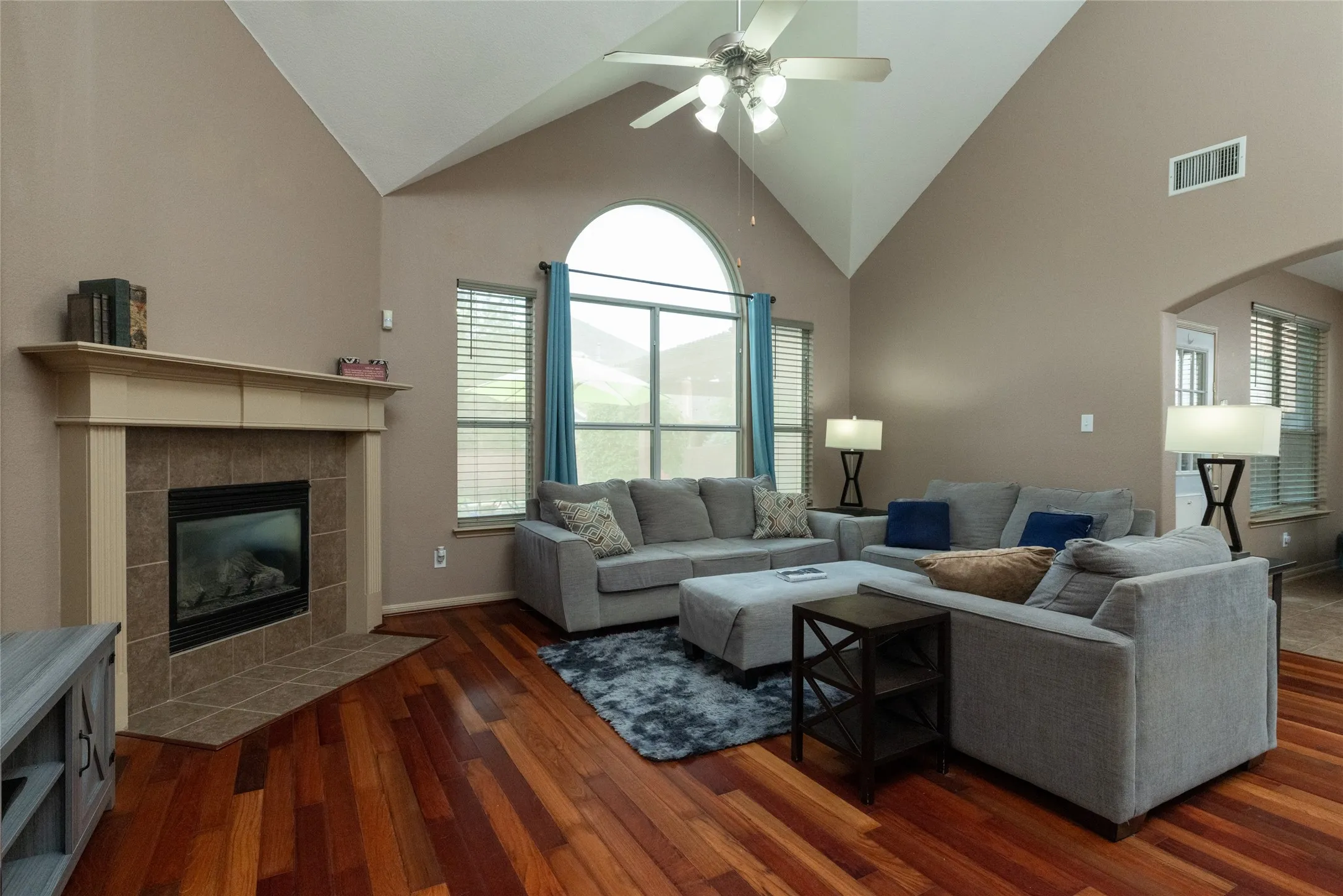 Single Family Residence For Sale in Tarrant County , 9605 Lacey Lane, Fort Worth, Texas 76244, 4 Bedroom, 4 Bathroom, 2 Garage spaces, 3,442 Sqft, built in 2005, mls#21384888, Real Estate Agent in Fort Worth, Homes For Sale in Tarrant county, Homes For Sale in Fort Worth, Realtor in Fort Worth Texas, Real Estate Brokerage Independent Realty Texas, Luminita Cordes Realtor