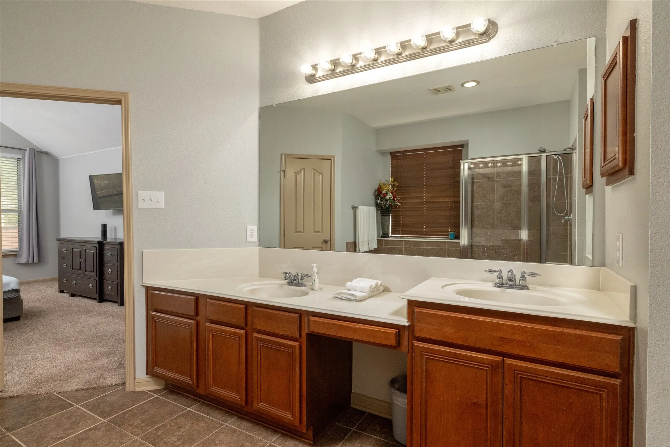 Single Family Residence For Sale in Tarrant County , 9605 Lacey Lane, Fort Worth, Texas 76244, 4 Bedroom, 4 Bathroom, 2 Garage spaces, 3,442 Sqft, built in 2005, mls#21384888, Real Estate Agent in Fort Worth, Homes For Sale in Tarrant county, Homes For Sale in Fort Worth, Realtor in Fort Worth Texas, Real Estate Brokerage Independent Realty Texas, Luminita Cordes Realtor