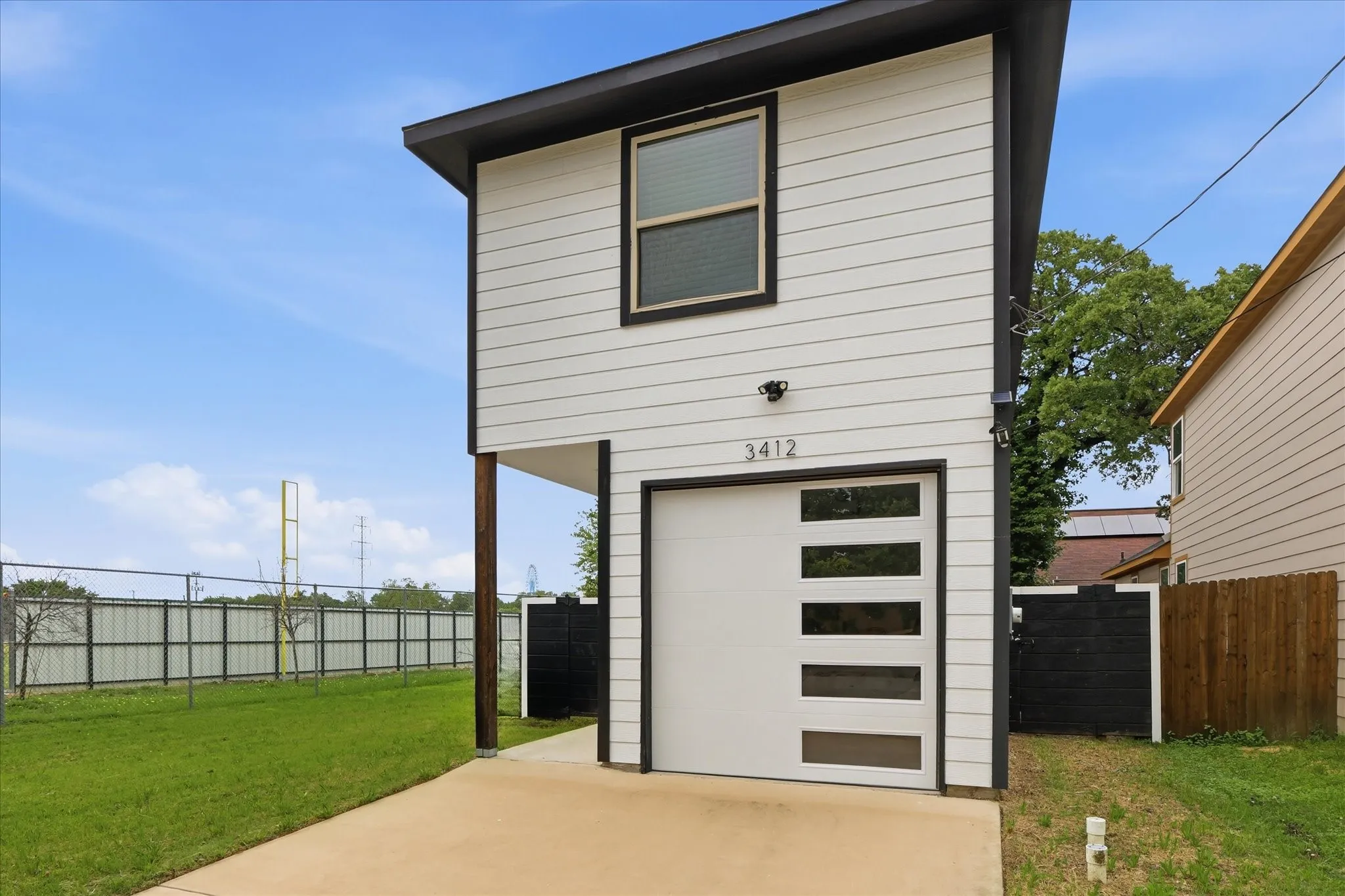 Single Family Residence For Sale in Dallas County , 3412 Meadow Street, Dallas, Texas 75215, 3 Bedroom, 3 Bathroom, 1 Garage spaces, 1,632 Sqft, built in 2022, mls#21384952, Real Estate Agent in Dallas, Homes For Sale in Dallas county, Homes For Sale in Dallas, Realtor in Dallas Texas, Real Estate Brokerage Independent Realty Texas, Luminita Cordes Realtor