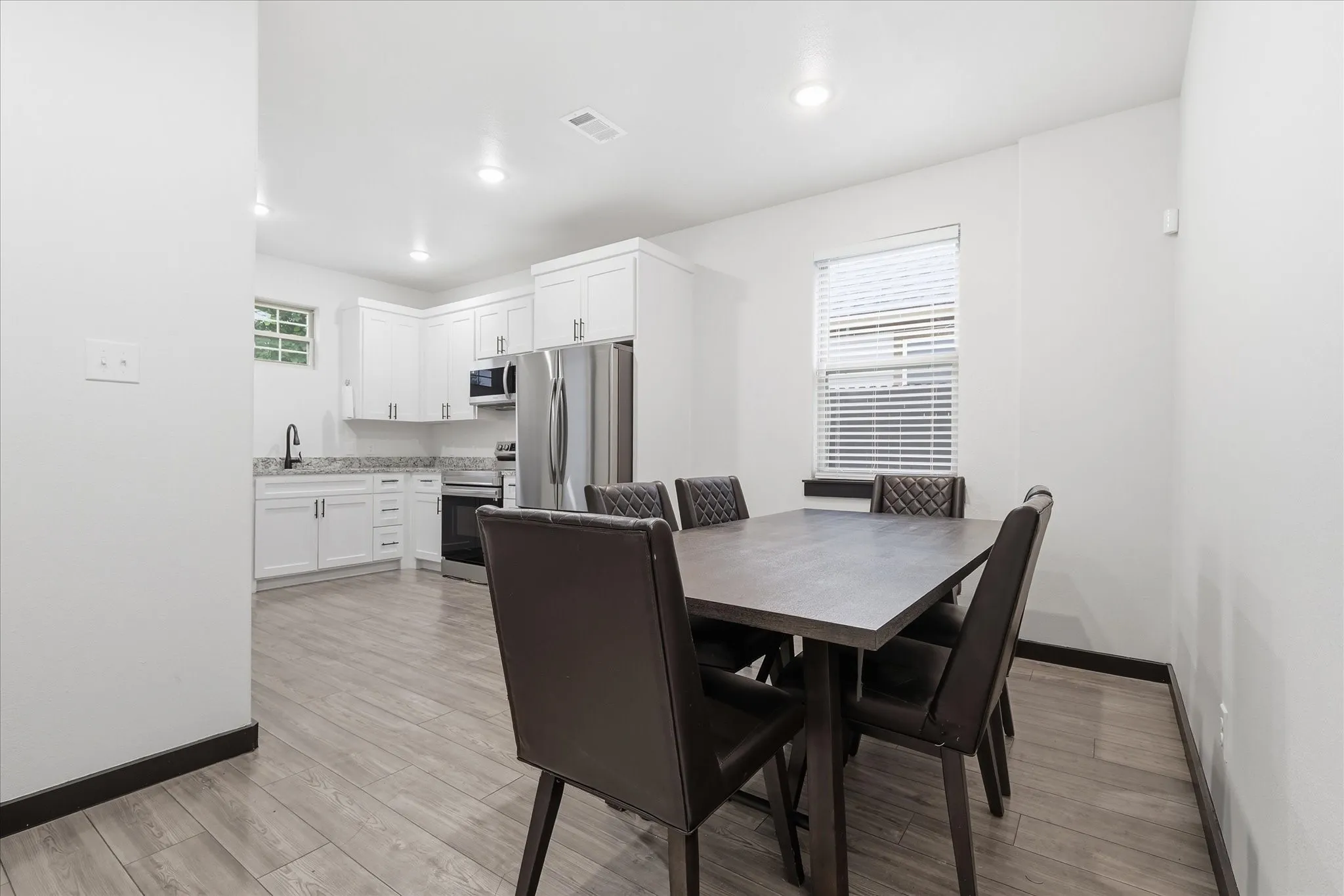 Single Family Residence For Sale in Dallas County , 3412 Meadow Street, Dallas, Texas 75215, 3 Bedroom, 3 Bathroom, 1 Garage spaces, 1,632 Sqft, built in 2022, mls#21384952, Real Estate Agent in Dallas, Homes For Sale in Dallas county, Homes For Sale in Dallas, Realtor in Dallas Texas, Real Estate Brokerage Independent Realty Texas, Luminita Cordes Realtor