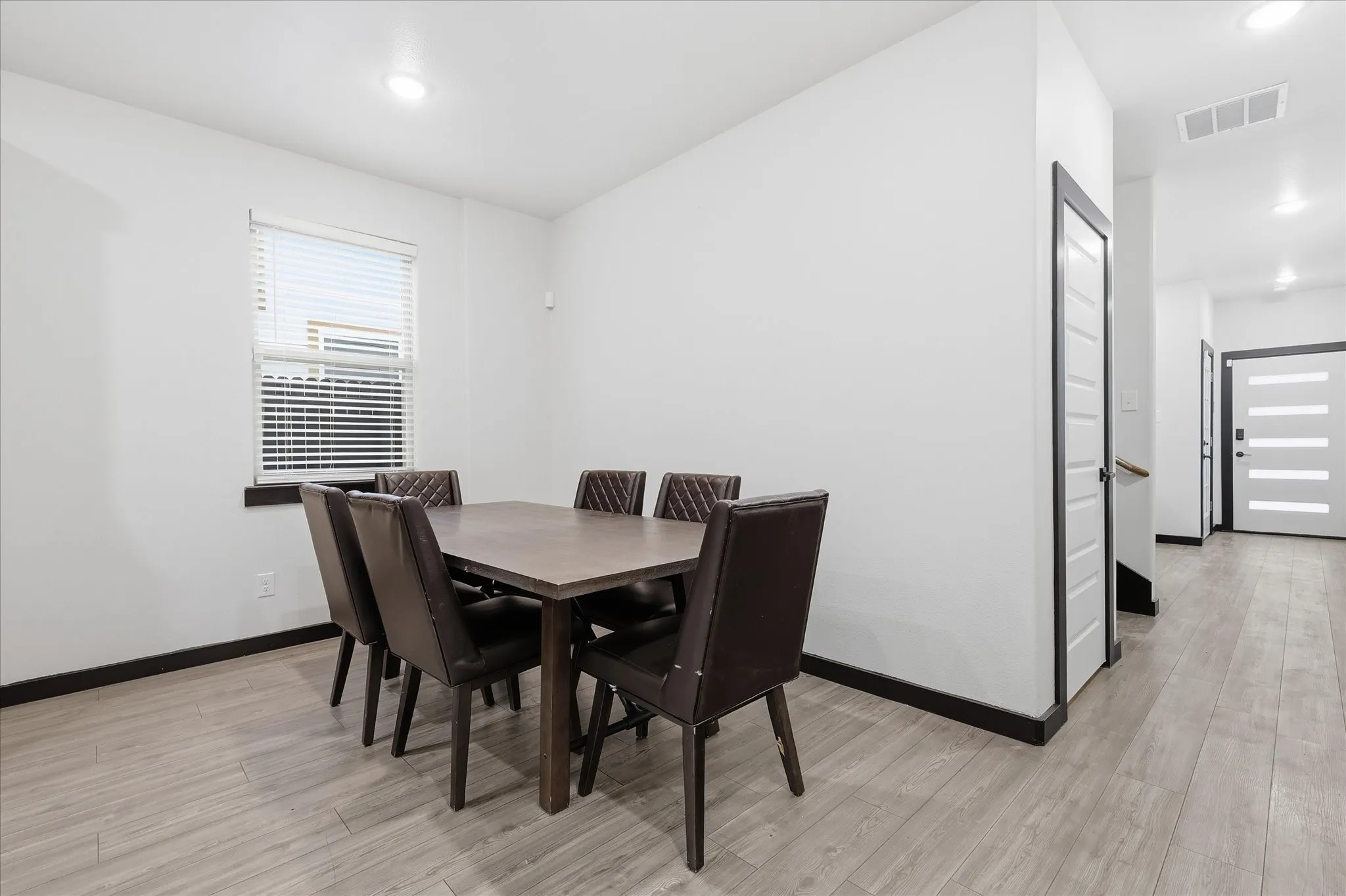 Single Family Residence For Sale in Dallas County , 3412 Meadow Street, Dallas, Texas 75215, 3 Bedroom, 3 Bathroom, 1 Garage spaces, 1,632 Sqft, built in 2022, mls#21384952, Real Estate Agent in Dallas, Homes For Sale in Dallas county, Homes For Sale in Dallas, Realtor in Dallas Texas, Real Estate Brokerage Independent Realty Texas, Luminita Cordes Realtor