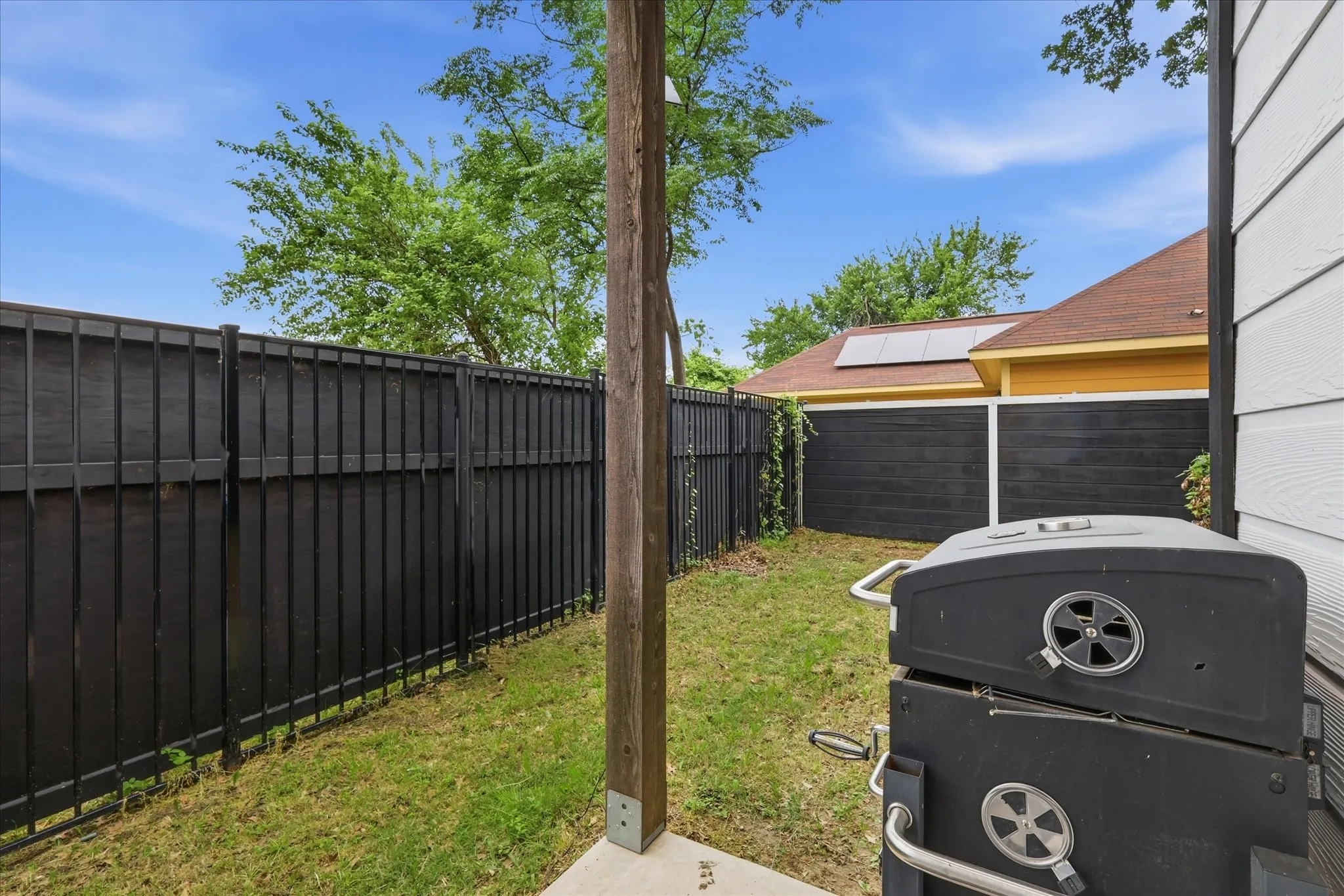 Single Family Residence For Sale in Dallas County , 3412 Meadow Street, Dallas, Texas 75215, 3 Bedroom, 3 Bathroom, 1 Garage spaces, 1,632 Sqft, built in 2022, mls#21384952, Real Estate Agent in Dallas, Homes For Sale in Dallas county, Homes For Sale in Dallas, Realtor in Dallas Texas, Real Estate Brokerage Independent Realty Texas, Luminita Cordes Realtor