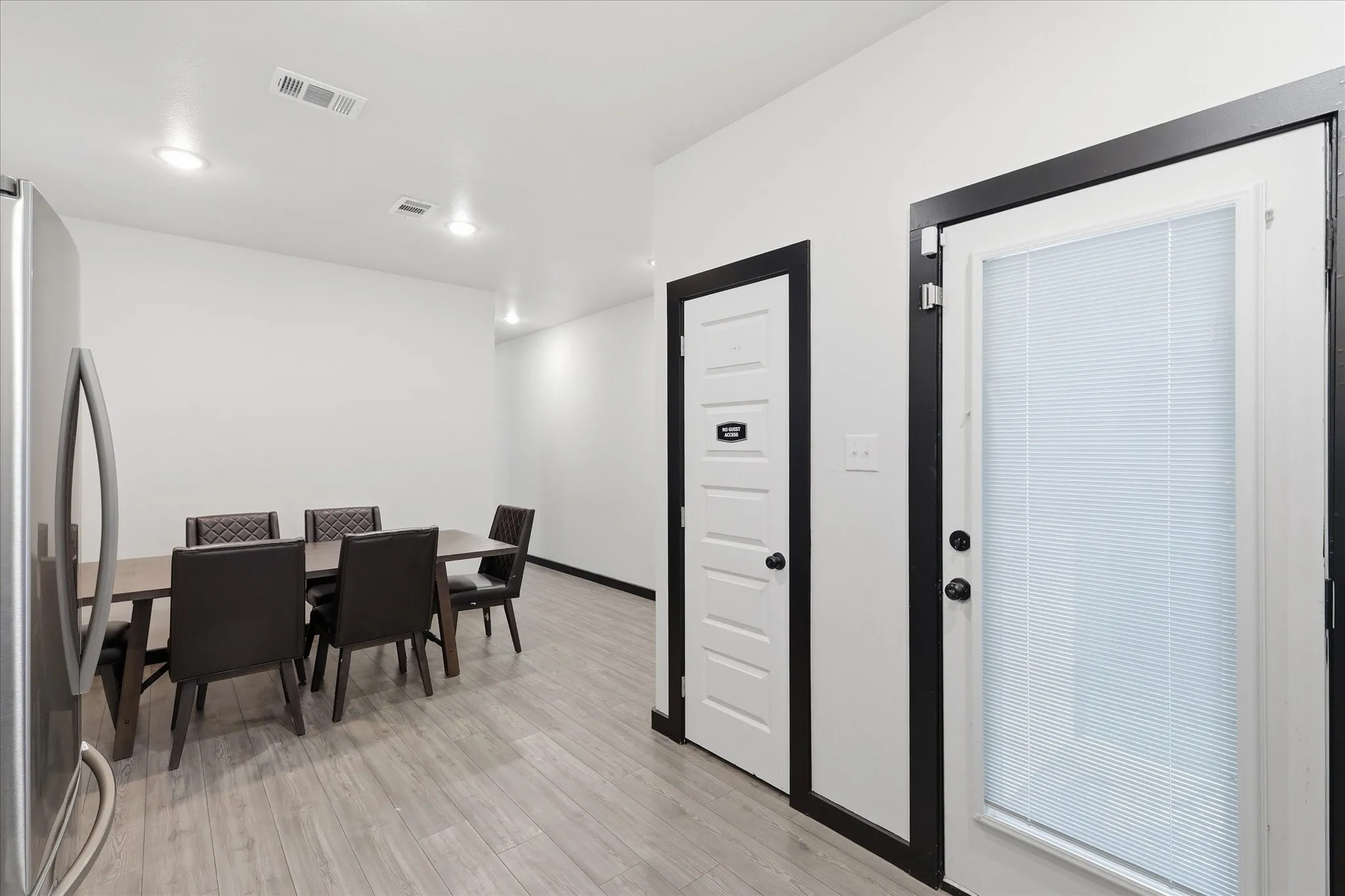 Single Family Residence For Sale in Dallas County , 3412 Meadow Street, Dallas, Texas 75215, 3 Bedroom, 3 Bathroom, 1 Garage spaces, 1,632 Sqft, built in 2022, mls#21384952, Real Estate Agent in Dallas, Homes For Sale in Dallas county, Homes For Sale in Dallas, Realtor in Dallas Texas, Real Estate Brokerage Independent Realty Texas, Luminita Cordes Realtor