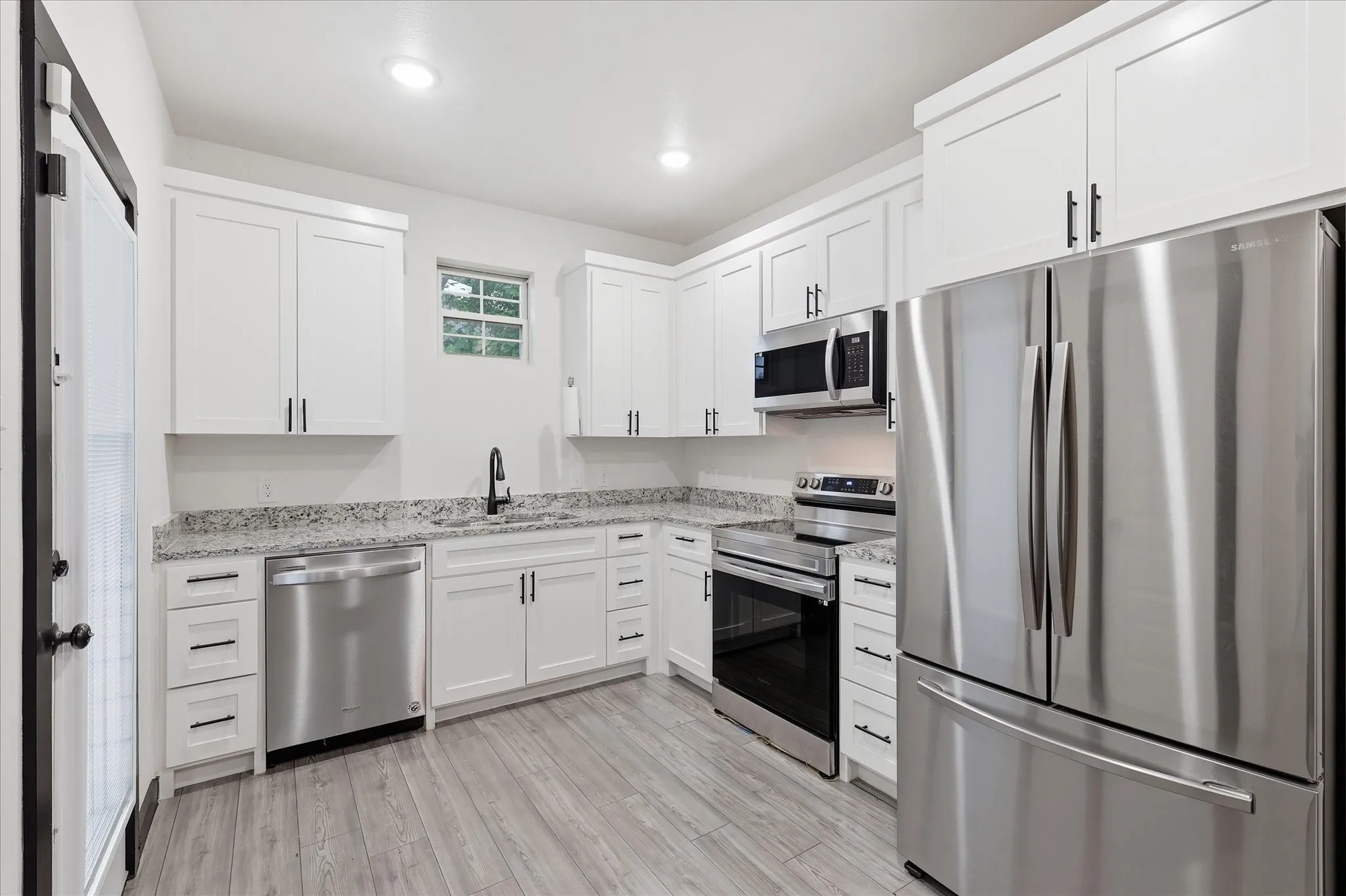 Single Family Residence For Sale in Dallas County , 3412 Meadow Street, Dallas, Texas 75215, 3 Bedroom, 3 Bathroom, 1 Garage spaces, 1,632 Sqft, built in 2022, mls#21384952, Real Estate Agent in Dallas, Homes For Sale in Dallas county, Homes For Sale in Dallas, Realtor in Dallas Texas, Real Estate Brokerage Independent Realty Texas, Luminita Cordes Realtor