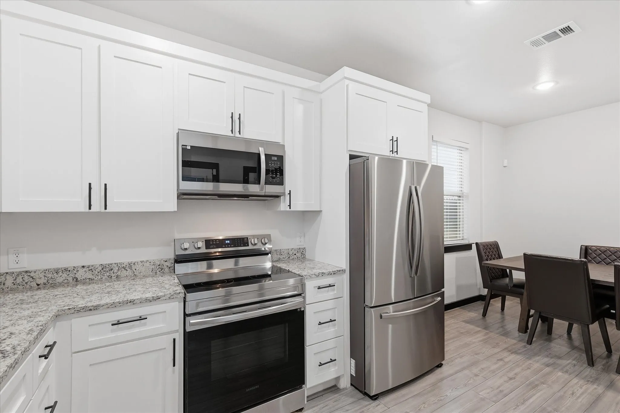 Single Family Residence For Sale in Dallas County , 3412 Meadow Street, Dallas, Texas 75215, 3 Bedroom, 3 Bathroom, 1 Garage spaces, 1,632 Sqft, built in 2022, mls#21384952, Real Estate Agent in Dallas, Homes For Sale in Dallas county, Homes For Sale in Dallas, Realtor in Dallas Texas, Real Estate Brokerage Independent Realty Texas, Luminita Cordes Realtor