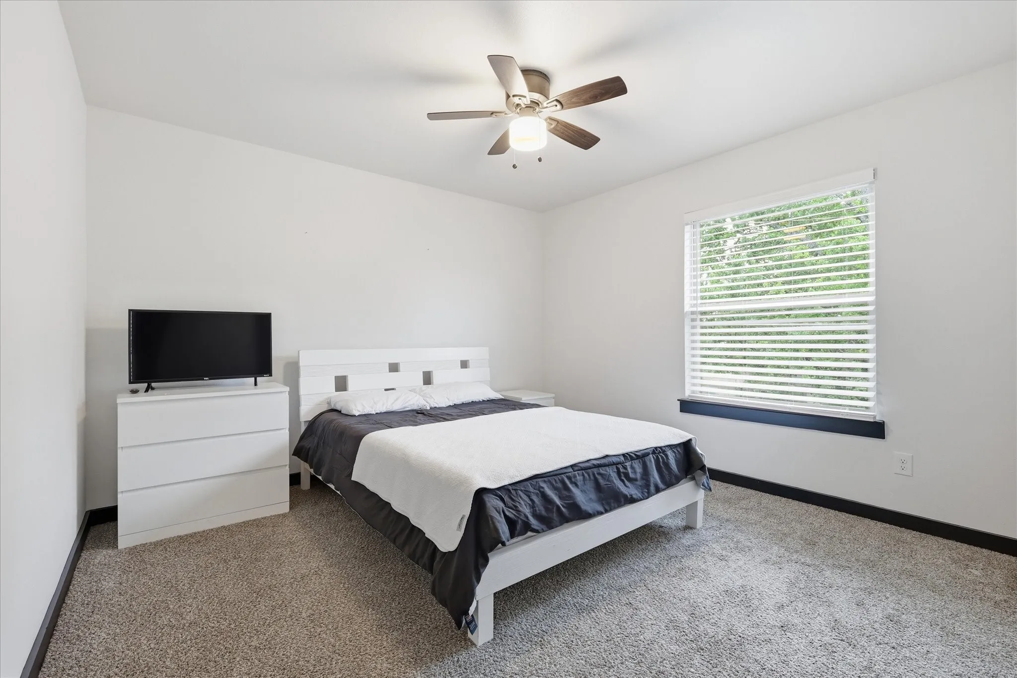 Single Family Residence For Sale in Dallas County , 3412 Meadow Street, Dallas, Texas 75215, 3 Bedroom, 3 Bathroom, 1 Garage spaces, 1,632 Sqft, built in 2022, mls#21384952, Real Estate Agent in Dallas, Homes For Sale in Dallas county, Homes For Sale in Dallas, Realtor in Dallas Texas, Real Estate Brokerage Independent Realty Texas, Luminita Cordes Realtor