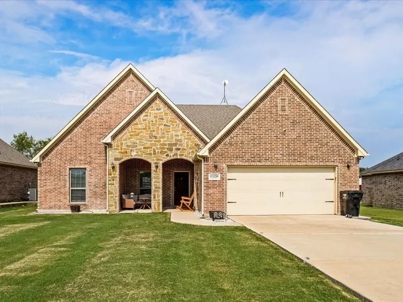 Single Family Residence For Sale in Kaufman County , 13216 County Road 237, Terrell, Texas 75160, 3 Bedroom, 2 Bathroom, 2 Garage spaces, 1,449 Sqft, built in 2019, mls#21384446, Real Estate Agent in Terrell, Homes For Sale in Kaufman county, Homes For Sale in Terrell, Realtor in Terrell Texas, Real Estate Brokerage Independent Realty Texas, Luminita Cordes Realtor