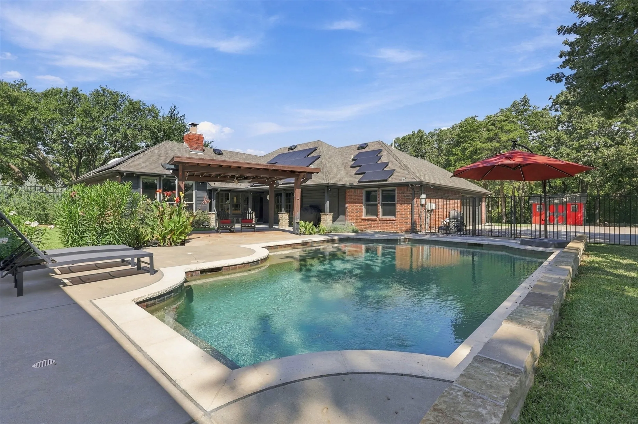 Single Family Residence For Sale in Denton County , 1821 Quail Run Drive, Corinth, Texas 76208, 3 Bedroom, 3 Bathroom, 2 Garage spaces, 2,520 Sqft, built in 1986, mls#21380726, Real Estate Agent in Corinth, Homes For Sale in Denton county, Homes For Sale in Corinth, Realtor in Corinth Texas, Real Estate Brokerage Independent Realty Texas, Luminita Cordes Realtor