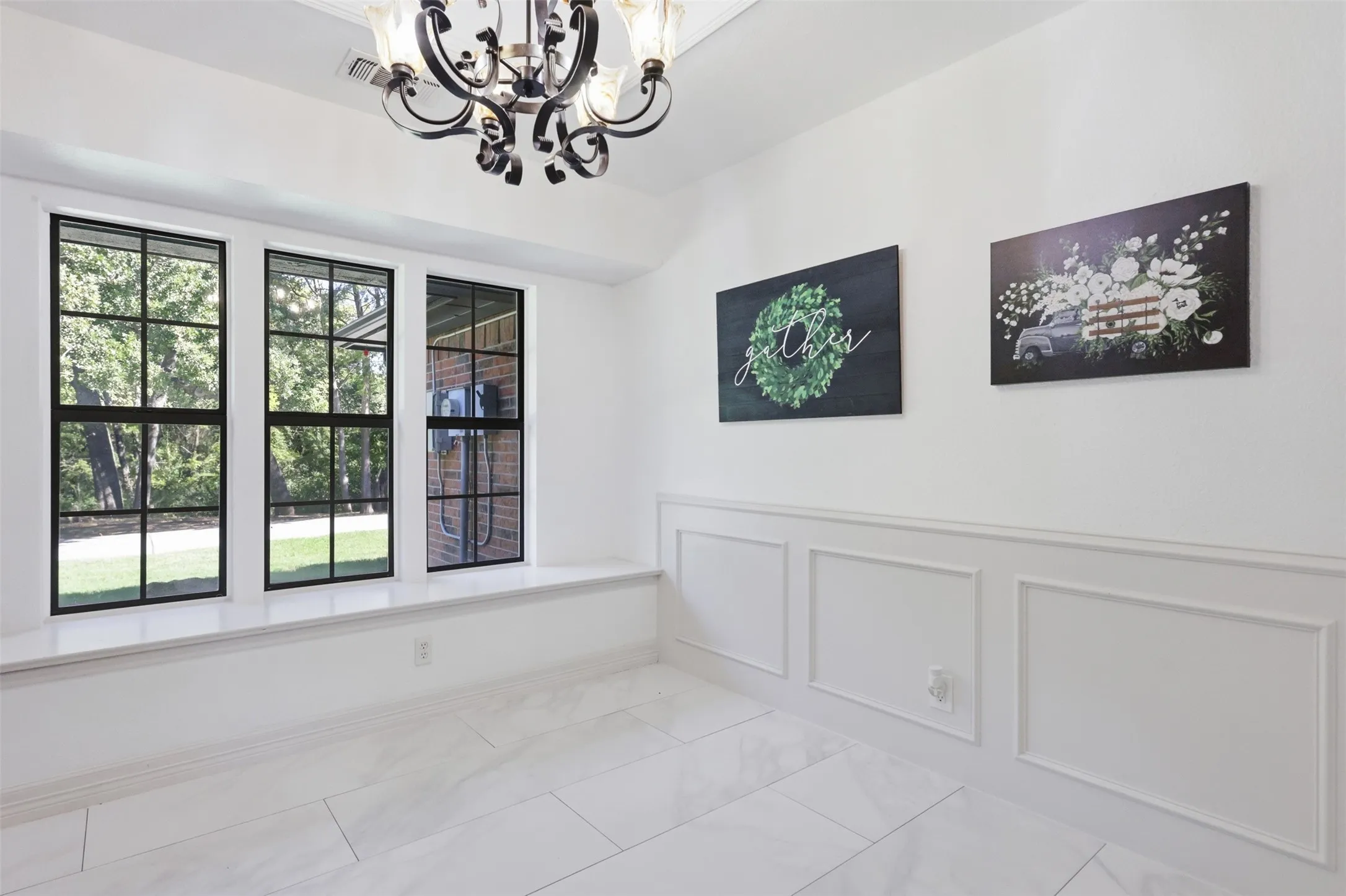 Single Family Residence For Sale in Denton County , 1821 Quail Run Drive, Corinth, Texas 76208, 3 Bedroom, 3 Bathroom, 2 Garage spaces, 2,520 Sqft, built in 1986, mls#21380726, Real Estate Agent in Corinth, Homes For Sale in Denton county, Homes For Sale in Corinth, Realtor in Corinth Texas, Real Estate Brokerage Independent Realty Texas, Luminita Cordes Realtor
