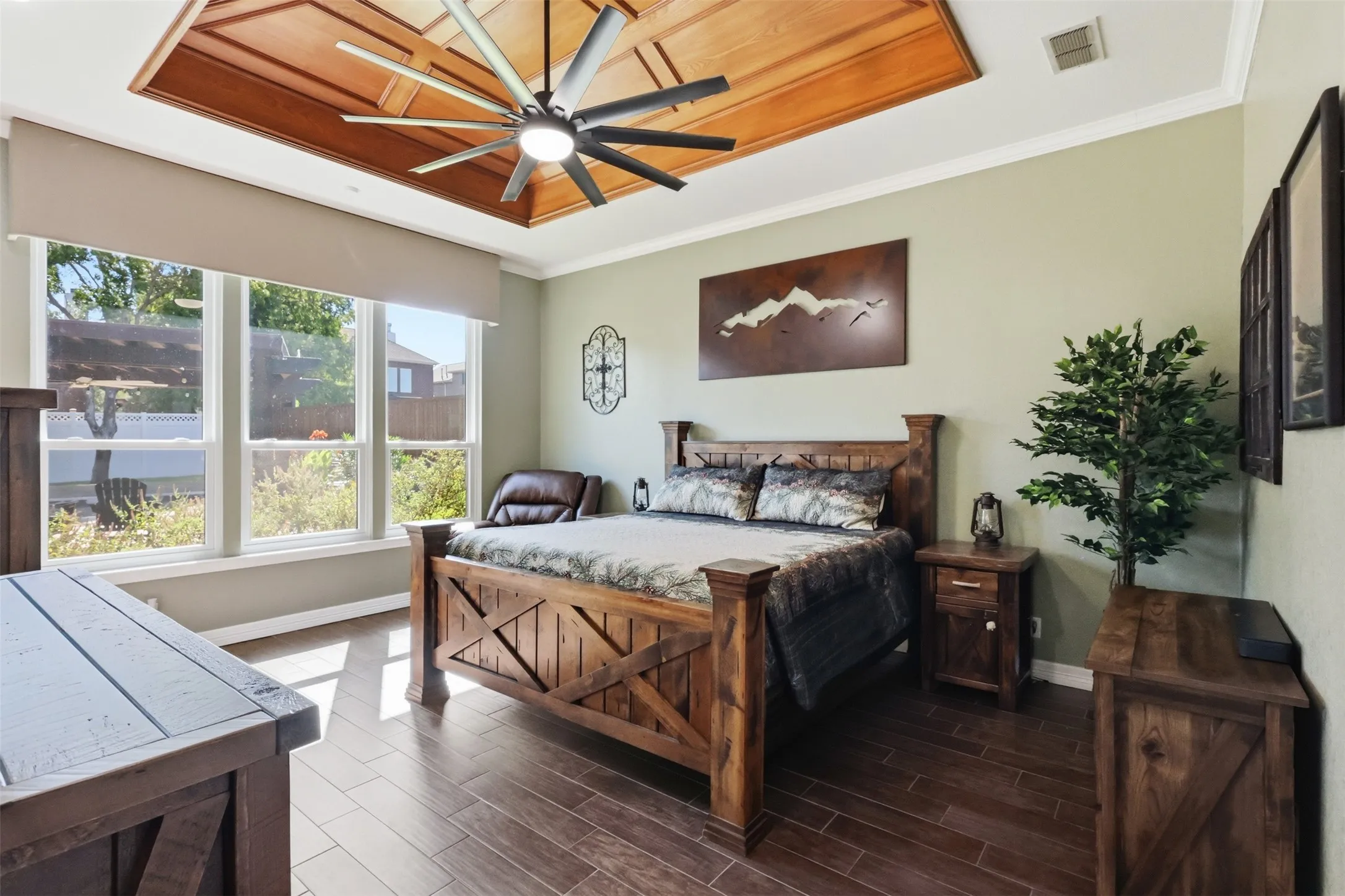 Single Family Residence For Sale in Denton County , 1821 Quail Run Drive, Corinth, Texas 76208, 3 Bedroom, 3 Bathroom, 2 Garage spaces, 2,520 Sqft, built in 1986, mls#21380726, Real Estate Agent in Corinth, Homes For Sale in Denton county, Homes For Sale in Corinth, Realtor in Corinth Texas, Real Estate Brokerage Independent Realty Texas, Luminita Cordes Realtor
