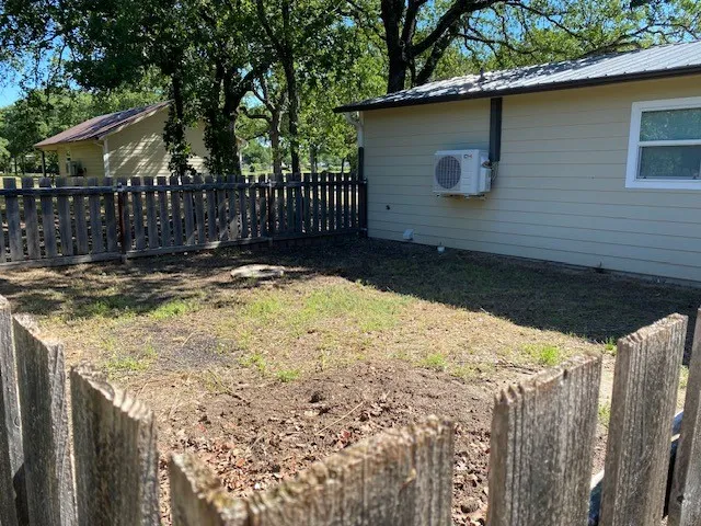 Single Family Residence For Rent in Parker County , 1549 Ranger Highway, Weatherford, Texas 76086, 1 Bedroom, 1 Bathroom, Garage spaces, 549 Sqft, built in 0, mls#21384956, Real Estate Agent in Weatherford, Homes For Rent in Parker county, Homes For Rent in Weatherford, Realtor in Weatherford Texas, Real Estate Brokerage Independent Realty Texas, Luminita Cordes Realtor