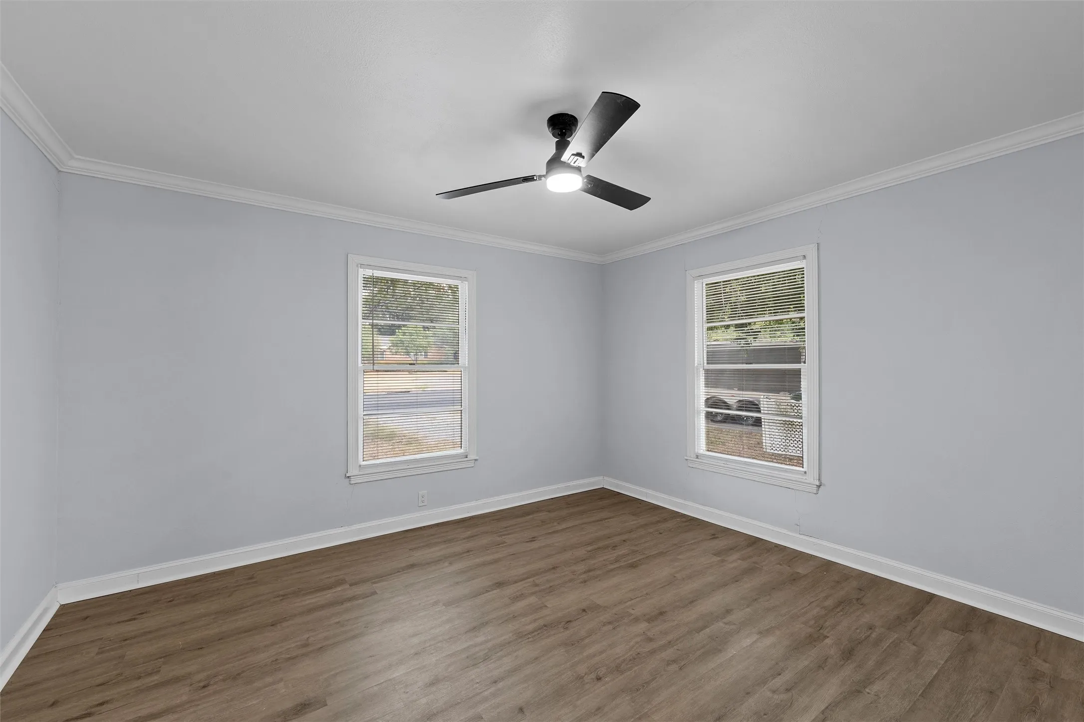 Single Family Residence For Sale in Mc Lennan County , 2416 Lake Air Drive, Waco, Texas 76710, 3 Bedroom, 2 Bathroom, Garage spaces, 1,545 Sqft, built in 1955, mls#21383920, Real Estate Agent in Waco, Homes For Sale in Mc Lennan county, Homes For Sale in Waco, Realtor in Waco Texas, Real Estate Brokerage Independent Realty Texas, Luminita Cordes Realtor