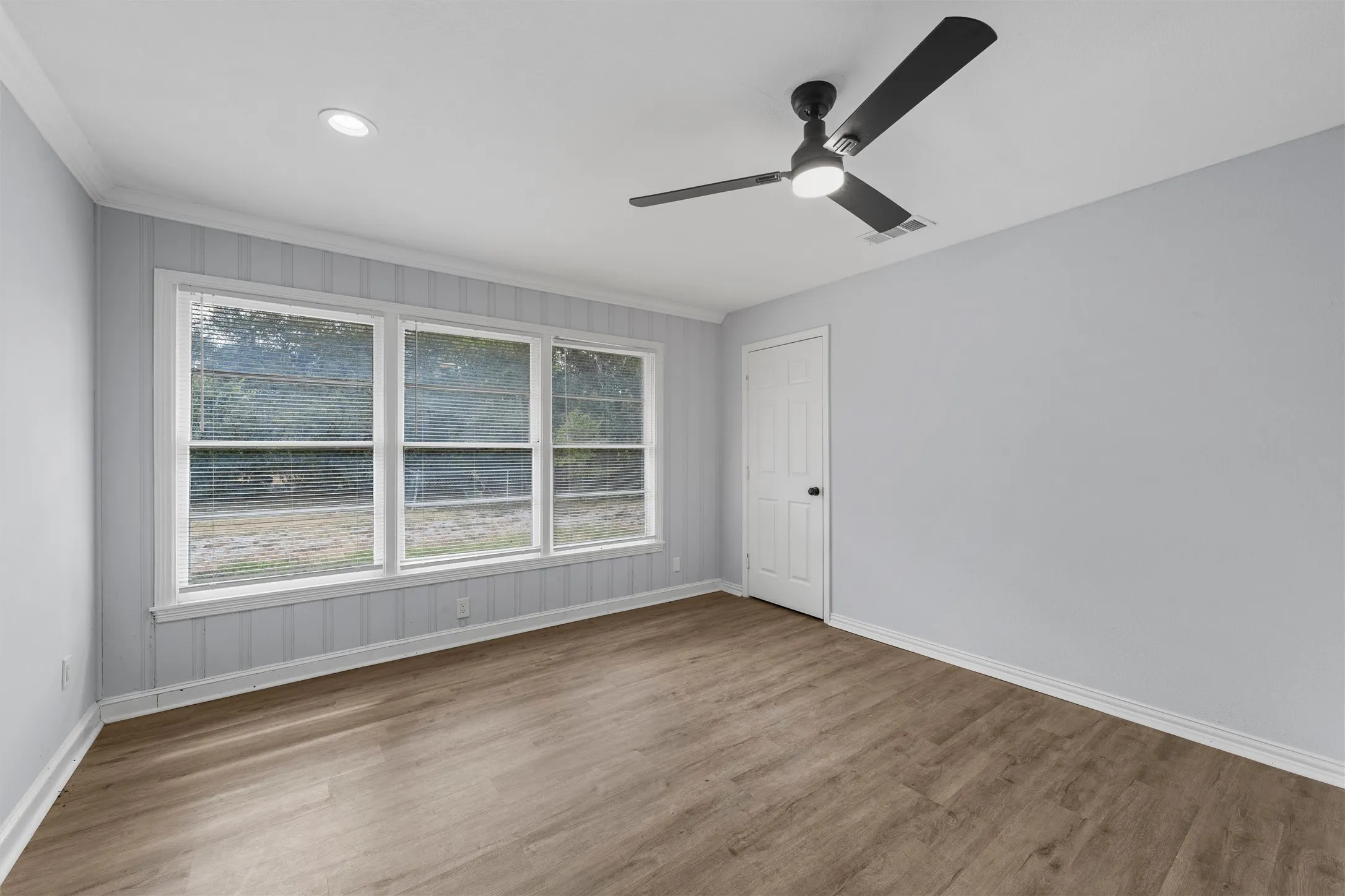 Single Family Residence For Sale in Mc Lennan County , 2416 Lake Air Drive, Waco, Texas 76710, 3 Bedroom, 2 Bathroom, Garage spaces, 1,545 Sqft, built in 1955, mls#21383920, Real Estate Agent in Waco, Homes For Sale in Mc Lennan county, Homes For Sale in Waco, Realtor in Waco Texas, Real Estate Brokerage Independent Realty Texas, Luminita Cordes Realtor