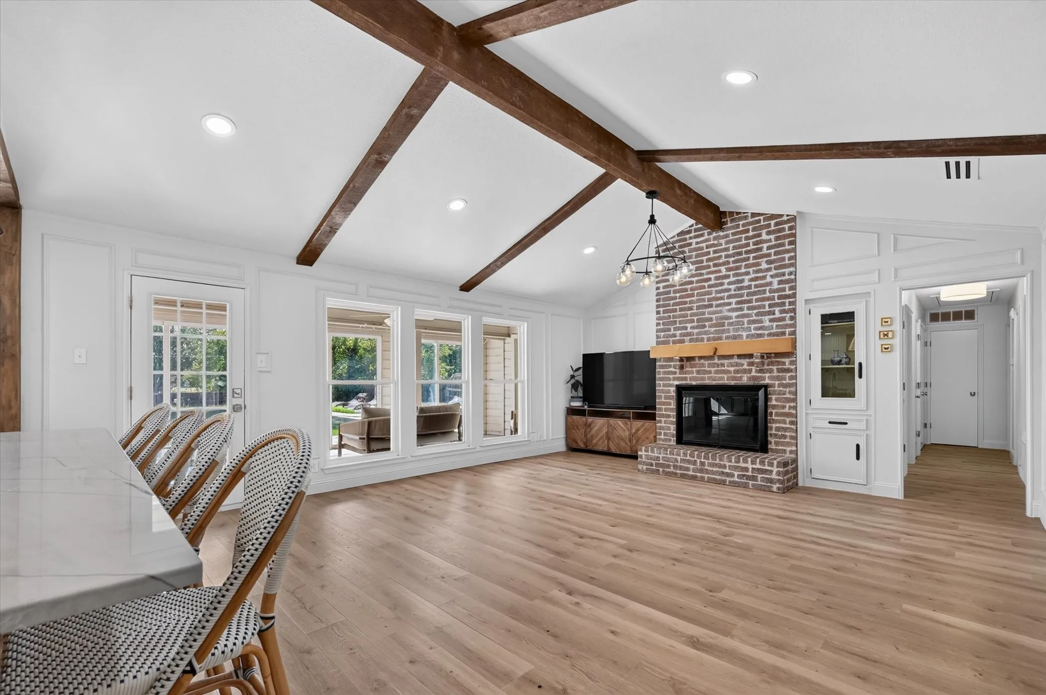 Single Family Residence For Sale in Denton County , 835 Cross Timbers Drive, Double Oak, Texas 75077, 4 Bedroom, 3 Bathroom, 2 Garage spaces, 3,195 Sqft, built in 1976, mls#21384449, Real Estate Agent in Double Oak, Homes For Sale in Denton county, Homes For Sale in Double Oak, Realtor in Double Oak Texas, Real Estate Brokerage Independent Realty Texas, Luminita Cordes Realtor