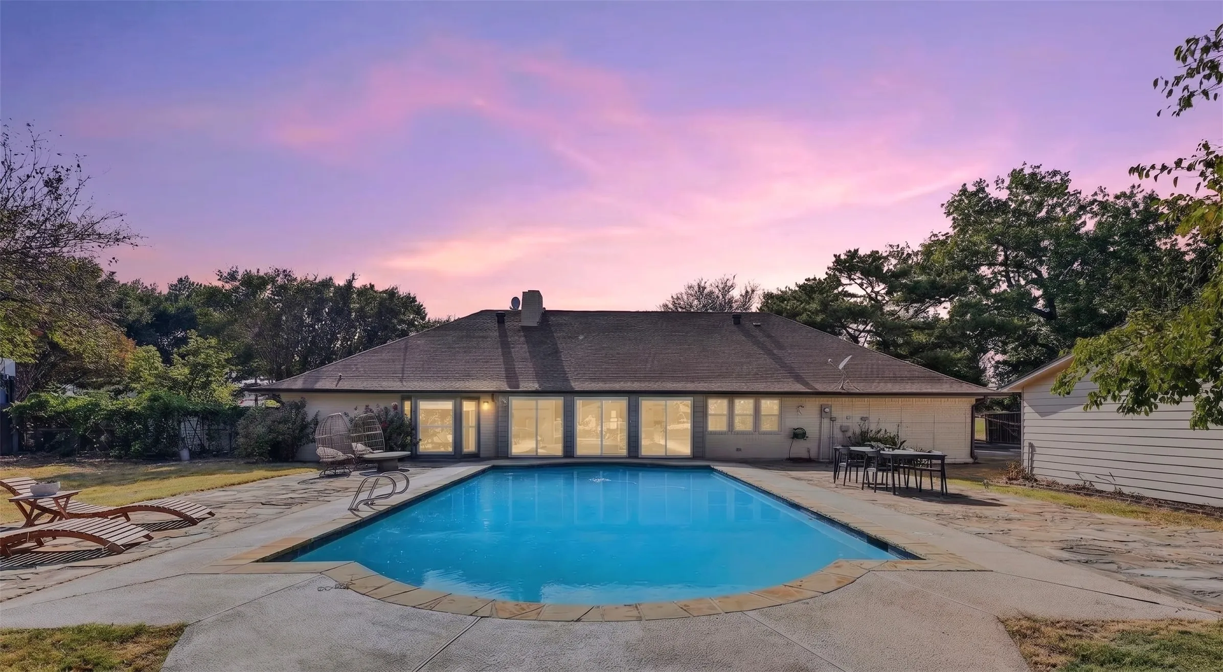 Single Family Residence For Sale in Denton County , 835 Cross Timbers Drive, Double Oak, Texas 75077, 4 Bedroom, 3 Bathroom, 2 Garage spaces, 3,195 Sqft, built in 1976, mls#21384449, Real Estate Agent in Double Oak, Homes For Sale in Denton county, Homes For Sale in Double Oak, Realtor in Double Oak Texas, Real Estate Brokerage Independent Realty Texas, Luminita Cordes Realtor