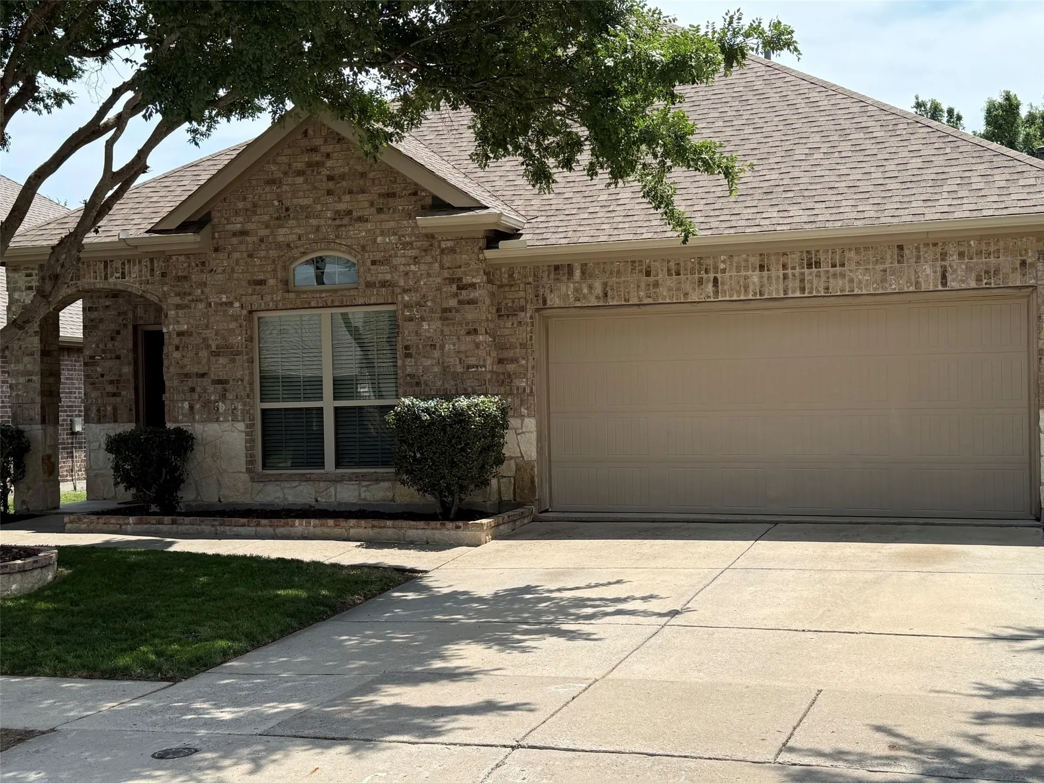 Single Family Residence For Rent in Collin County , 313 Cherry Spring Drive, Mc Kinney, Texas 75072, 3 Bedroom, 2 Bathroom, 2 Garage spaces, 1,775 Sqft, built in 2014, mls#21384689, Real Estate Agent in Mc Kinney, Homes For Rent in Collin county, Homes For Rent in Mc Kinney, Realtor in Mc Kinney Texas, Real Estate Brokerage Independent Realty Texas, Luminita Cordes Realtor