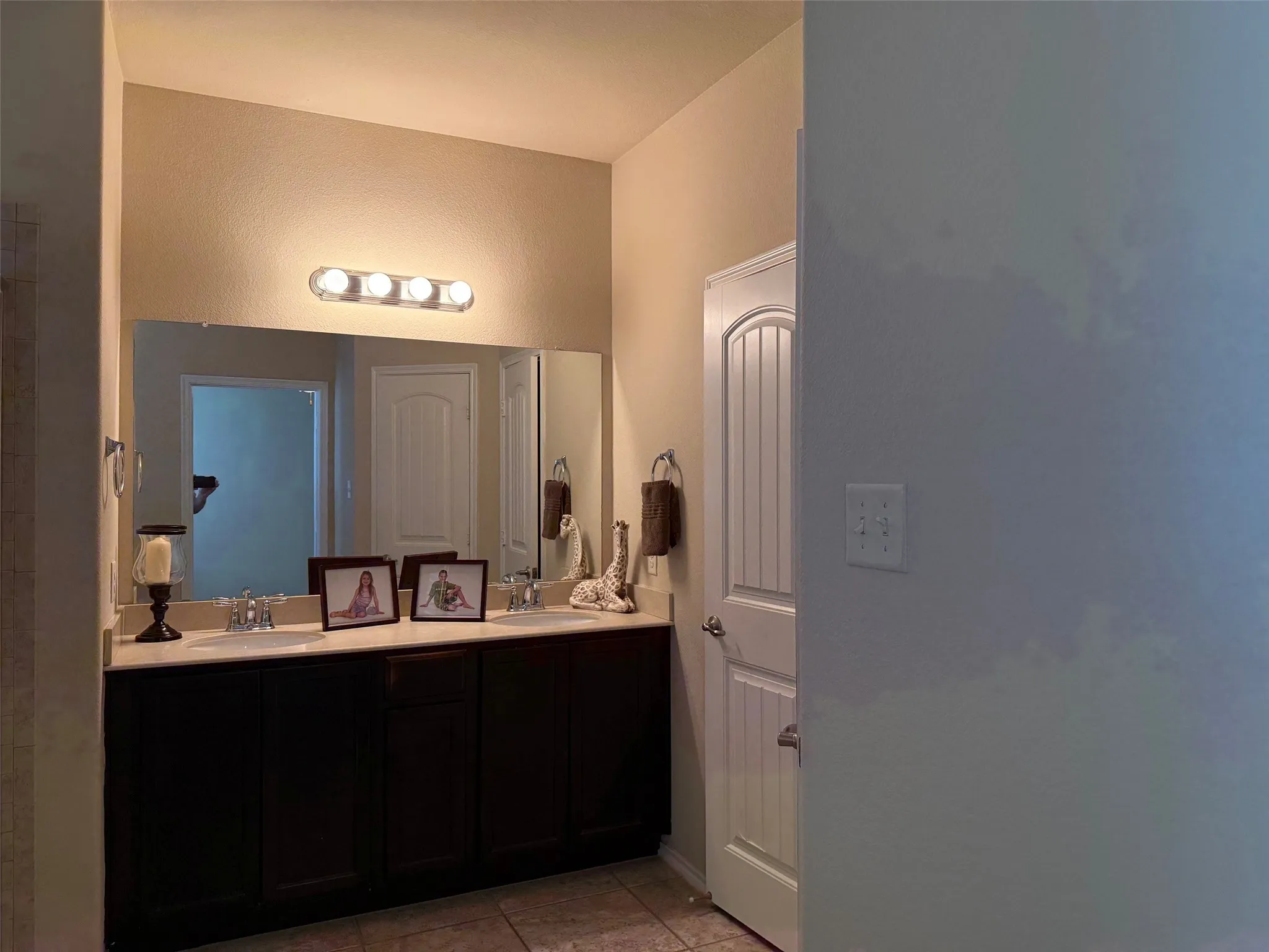 Single Family Residence For Rent in Collin County , 313 Cherry Spring Drive, Mc Kinney, Texas 75072, 3 Bedroom, 2 Bathroom, 2 Garage spaces, 1,775 Sqft, built in 2014, mls#21384689, Real Estate Agent in Mc Kinney, Homes For Rent in Collin county, Homes For Rent in Mc Kinney, Realtor in Mc Kinney Texas, Real Estate Brokerage Independent Realty Texas, Luminita Cordes Realtor