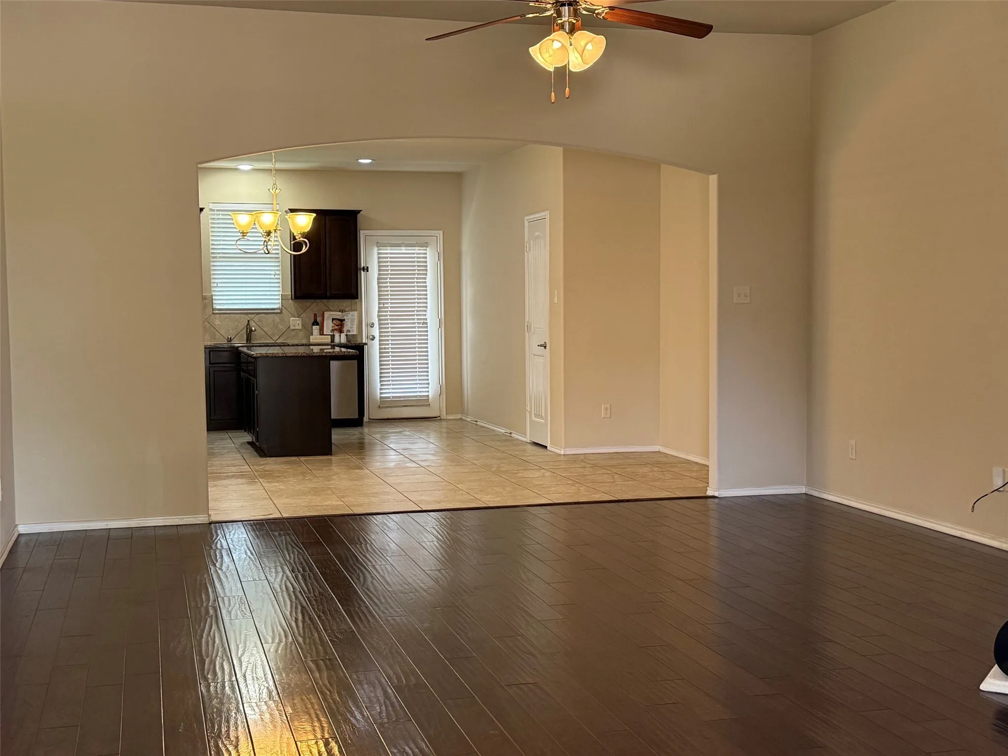 Single Family Residence For Rent in Collin County , 313 Cherry Spring Drive, Mc Kinney, Texas 75072, 3 Bedroom, 2 Bathroom, 2 Garage spaces, 1,775 Sqft, built in 2014, mls#21384689, Real Estate Agent in Mc Kinney, Homes For Rent in Collin county, Homes For Rent in Mc Kinney, Realtor in Mc Kinney Texas, Real Estate Brokerage Independent Realty Texas, Luminita Cordes Realtor