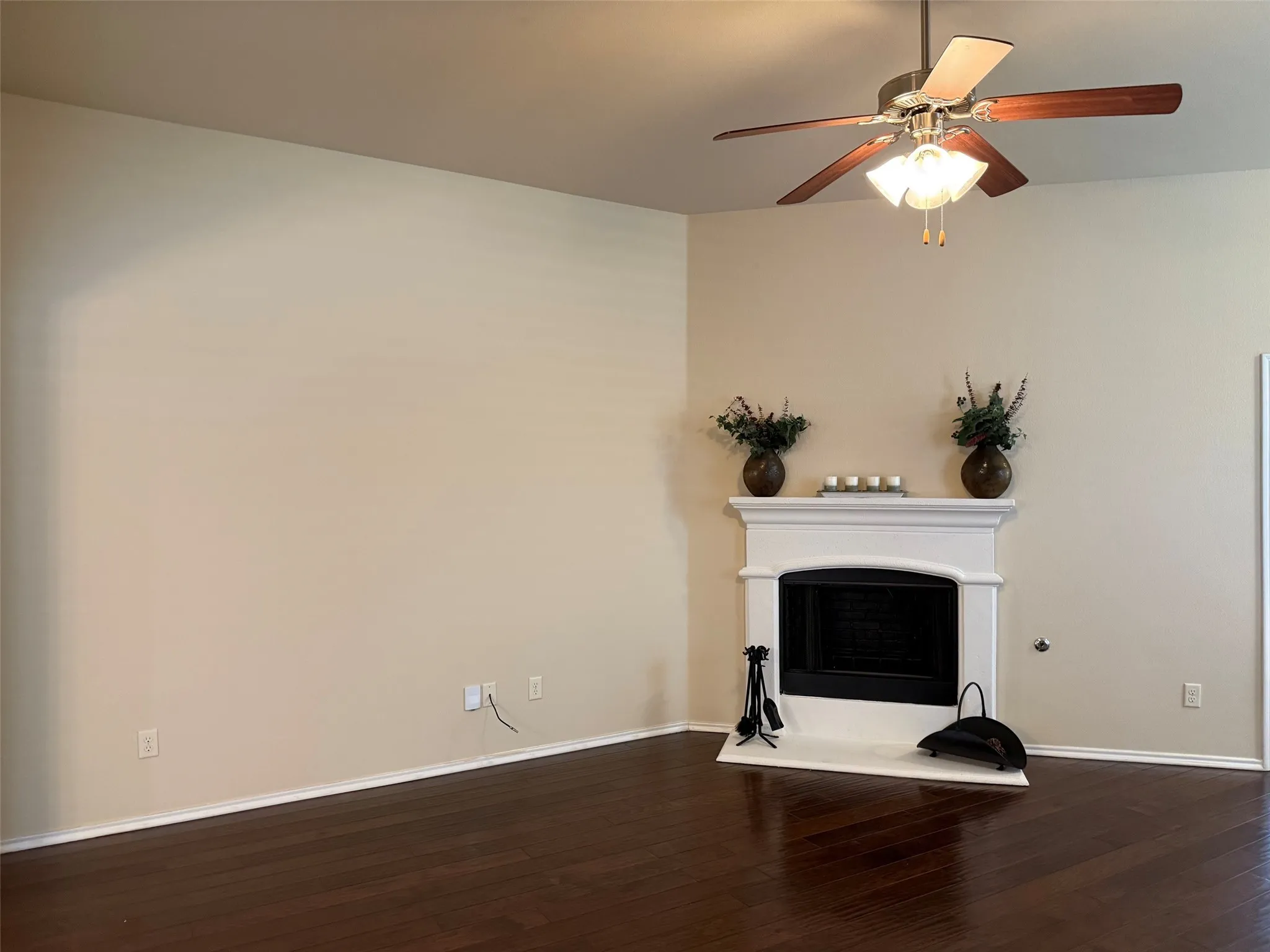 Single Family Residence For Rent in Collin County , 313 Cherry Spring Drive, Mc Kinney, Texas 75072, 3 Bedroom, 2 Bathroom, 2 Garage spaces, 1,775 Sqft, built in 2014, mls#21384689, Real Estate Agent in Mc Kinney, Homes For Rent in Collin county, Homes For Rent in Mc Kinney, Realtor in Mc Kinney Texas, Real Estate Brokerage Independent Realty Texas, Luminita Cordes Realtor