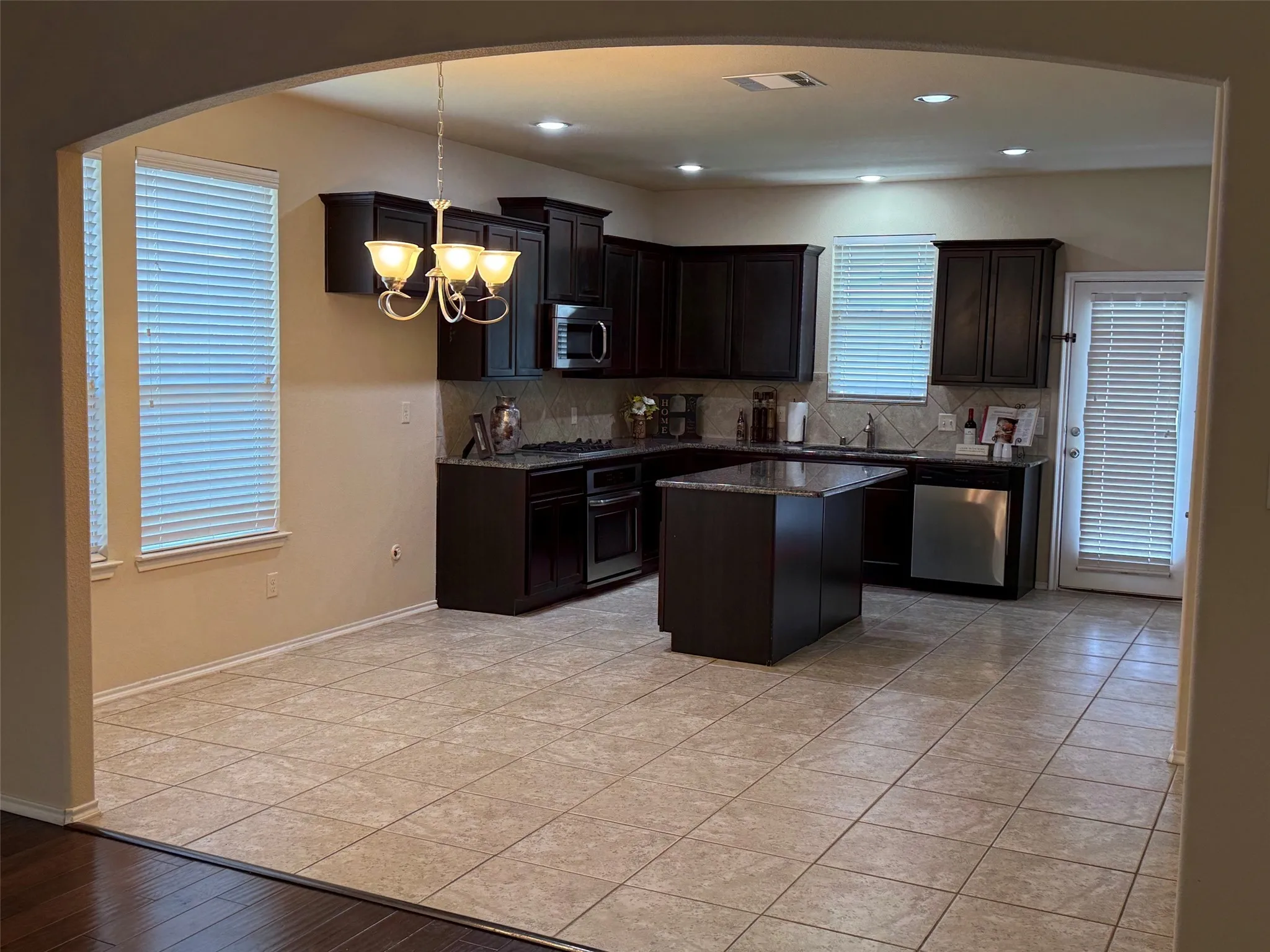 Single Family Residence For Rent in Collin County , 313 Cherry Spring Drive, Mc Kinney, Texas 75072, 3 Bedroom, 2 Bathroom, 2 Garage spaces, 1,775 Sqft, built in 2014, mls#21384689, Real Estate Agent in Mc Kinney, Homes For Rent in Collin county, Homes For Rent in Mc Kinney, Realtor in Mc Kinney Texas, Real Estate Brokerage Independent Realty Texas, Luminita Cordes Realtor