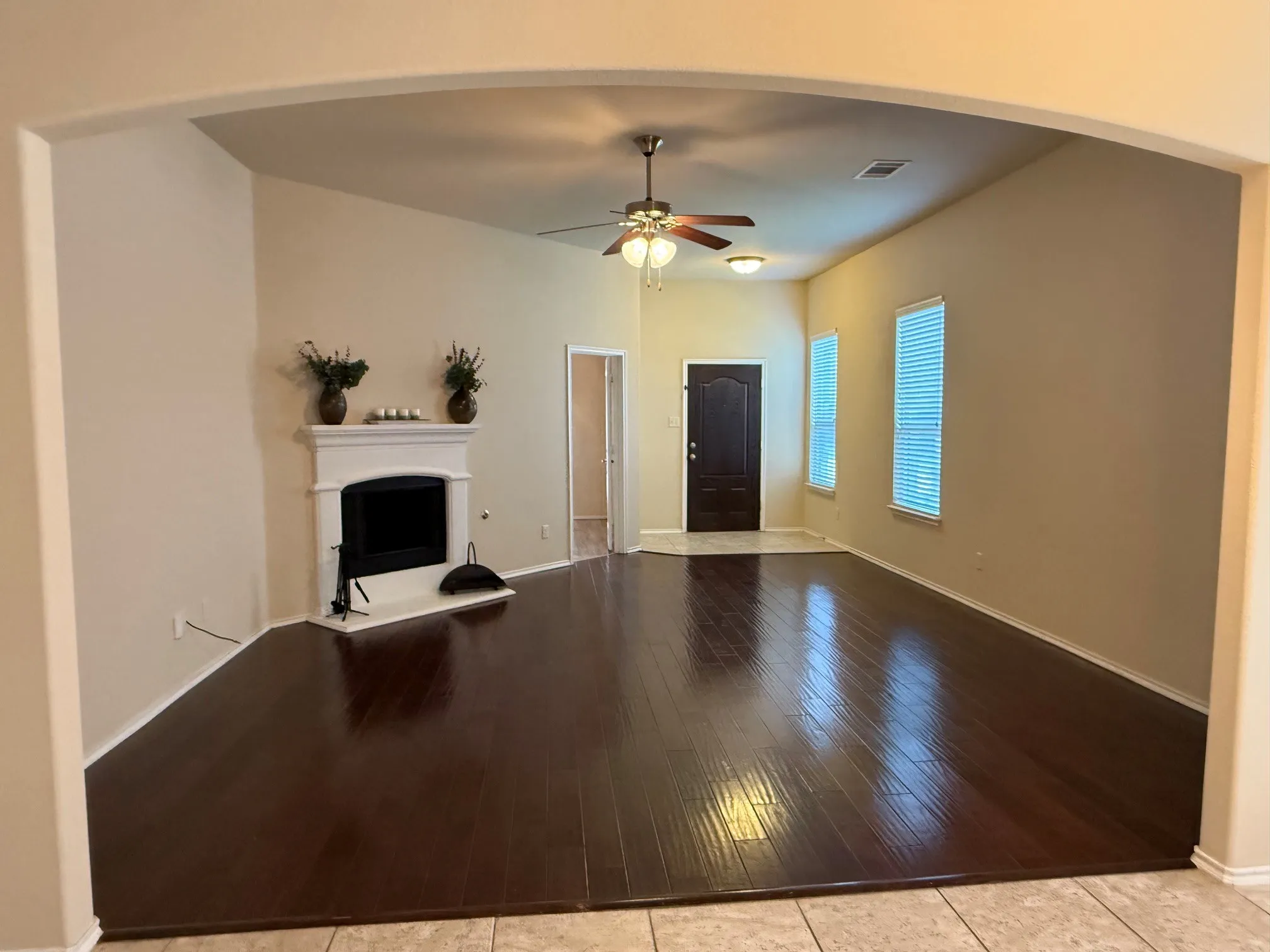 Single Family Residence For Rent in Collin County , 313 Cherry Spring Drive, Mc Kinney, Texas 75072, 3 Bedroom, 2 Bathroom, 2 Garage spaces, 1,775 Sqft, built in 2014, mls#21384689, Real Estate Agent in Mc Kinney, Homes For Rent in Collin county, Homes For Rent in Mc Kinney, Realtor in Mc Kinney Texas, Real Estate Brokerage Independent Realty Texas, Luminita Cordes Realtor