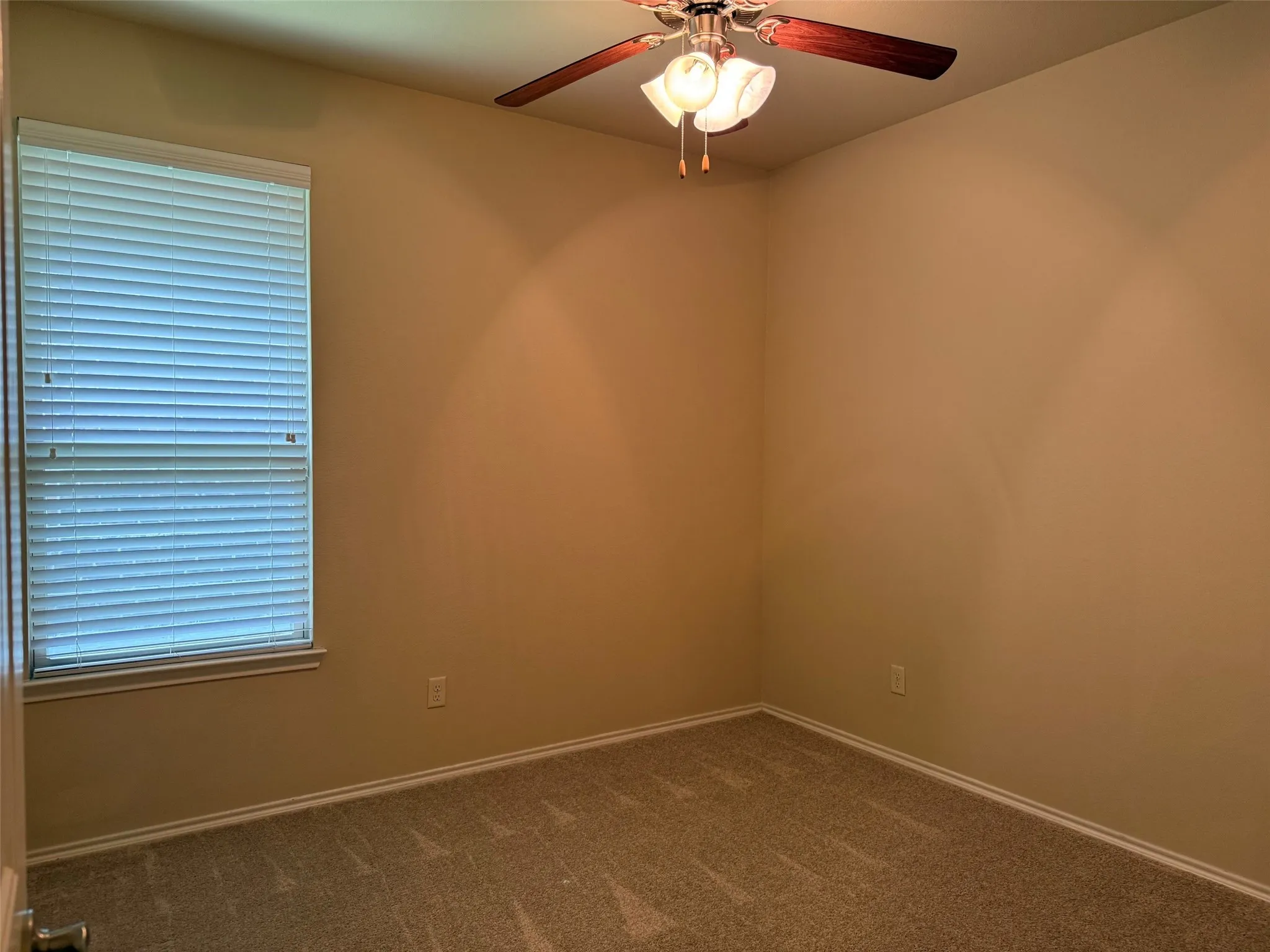 Single Family Residence For Rent in Collin County , 313 Cherry Spring Drive, Mc Kinney, Texas 75072, 3 Bedroom, 2 Bathroom, 2 Garage spaces, 1,775 Sqft, built in 2014, mls#21384689, Real Estate Agent in Mc Kinney, Homes For Rent in Collin county, Homes For Rent in Mc Kinney, Realtor in Mc Kinney Texas, Real Estate Brokerage Independent Realty Texas, Luminita Cordes Realtor