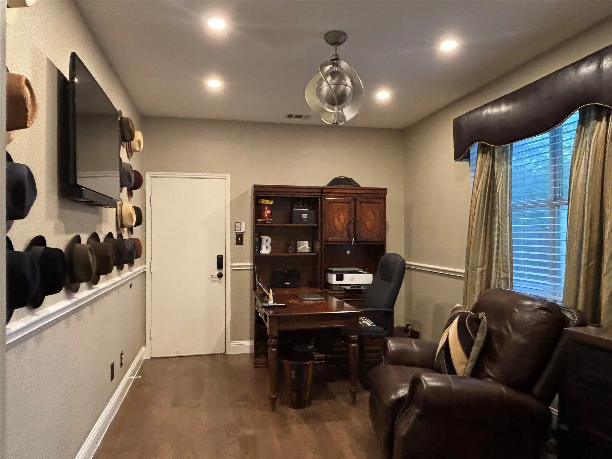 Single Family Residence For Sale in Collin County , 3112 Avery Lane, Mc Kinney, Texas 75070, 4 Bedroom, 3 Bathroom, 2 Garage spaces, 3,261 Sqft, built in 2002, mls#21383230, Real Estate Agent in Mc Kinney, Homes For Sale in Collin county, Homes For Sale in Mc Kinney, Realtor in Mc Kinney Texas, Real Estate Brokerage Independent Realty Texas, Luminita Cordes Realtor