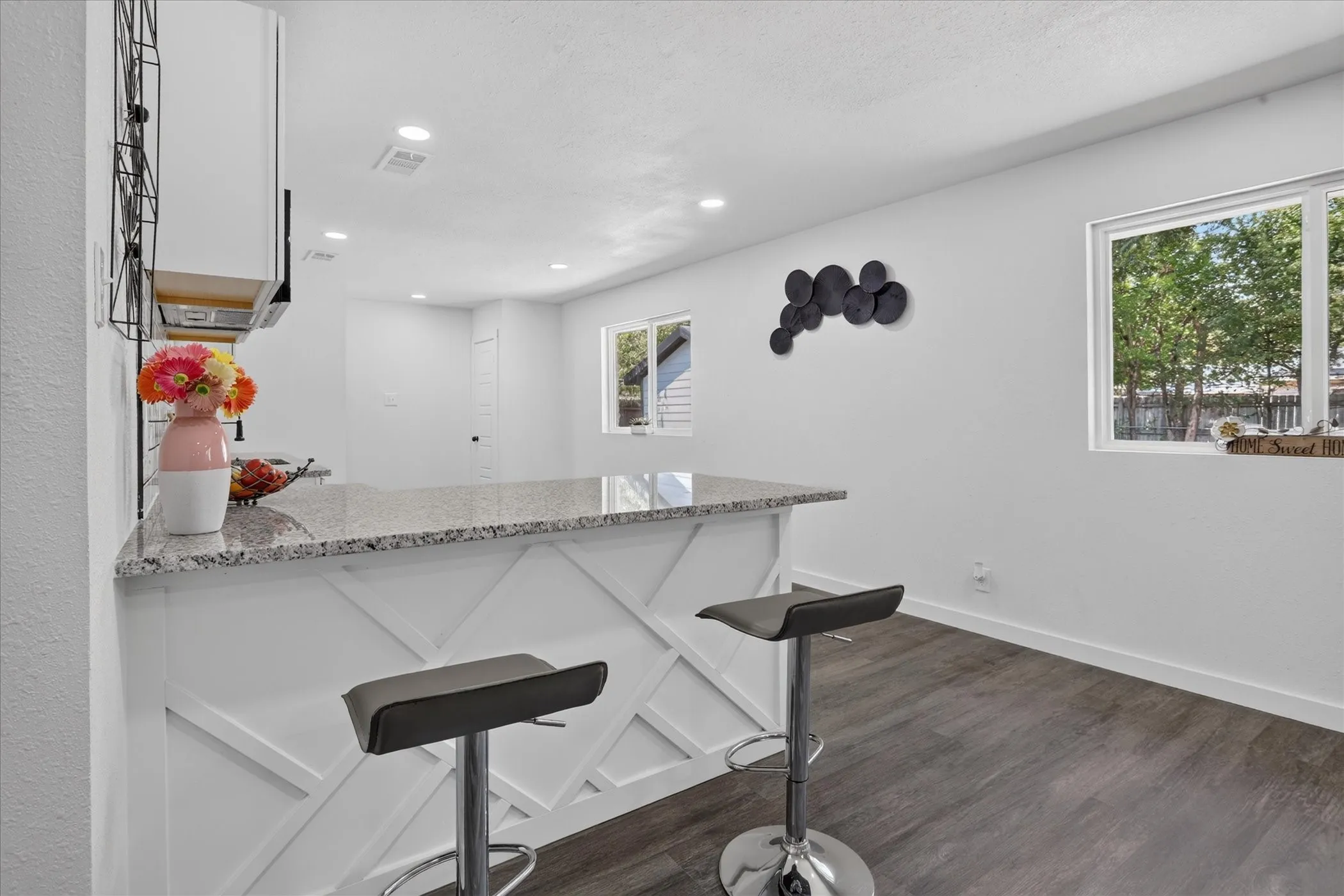 Single Family Residence For Sale in Tarrant County , 1008 Marlene Drive, Everman, Texas 76140, 3 Bedroom, 2 Bathroom, 2 Garage spaces, 1,329 Sqft, built in 1962, mls#21383981, Real Estate Agent in Everman, Homes For Sale in Tarrant county, Homes For Sale in Everman, Realtor in Everman Texas, Real Estate Brokerage Independent Realty Texas, Luminita Cordes Realtor