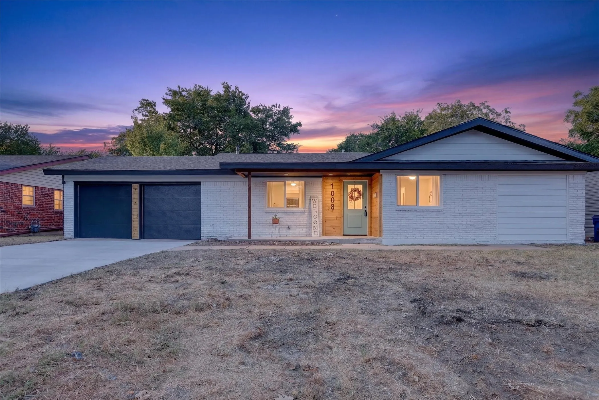 Single Family Residence For Sale in Tarrant County , 1008 Marlene Drive, Everman, Texas 76140, 3 Bedroom, 2 Bathroom, 2 Garage spaces, 1,329 Sqft, built in 1962, mls#21383981, Real Estate Agent in Everman, Homes For Sale in Tarrant county, Homes For Sale in Everman, Realtor in Everman Texas, Real Estate Brokerage Independent Realty Texas, Luminita Cordes Realtor
