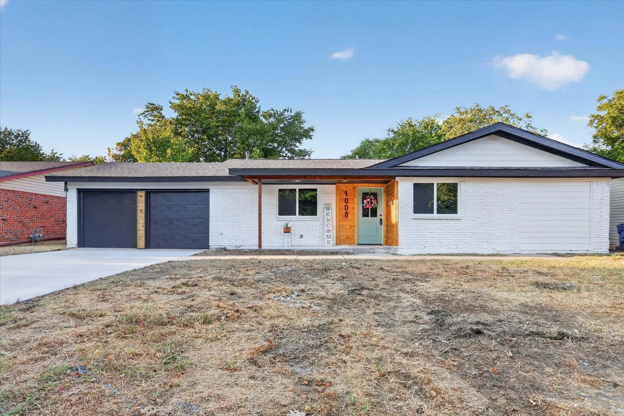 Single Family Residence For Sale in Tarrant County , 1008 Marlene Drive, Everman, Texas 76140, 3 Bedroom, 2 Bathroom, 2 Garage spaces, 1,329 Sqft, built in 1962, mls#21383981, Real Estate Agent in Everman, Homes For Sale in Tarrant county, Homes For Sale in Everman, Realtor in Everman Texas, Real Estate Brokerage Independent Realty Texas, Luminita Cordes Realtor